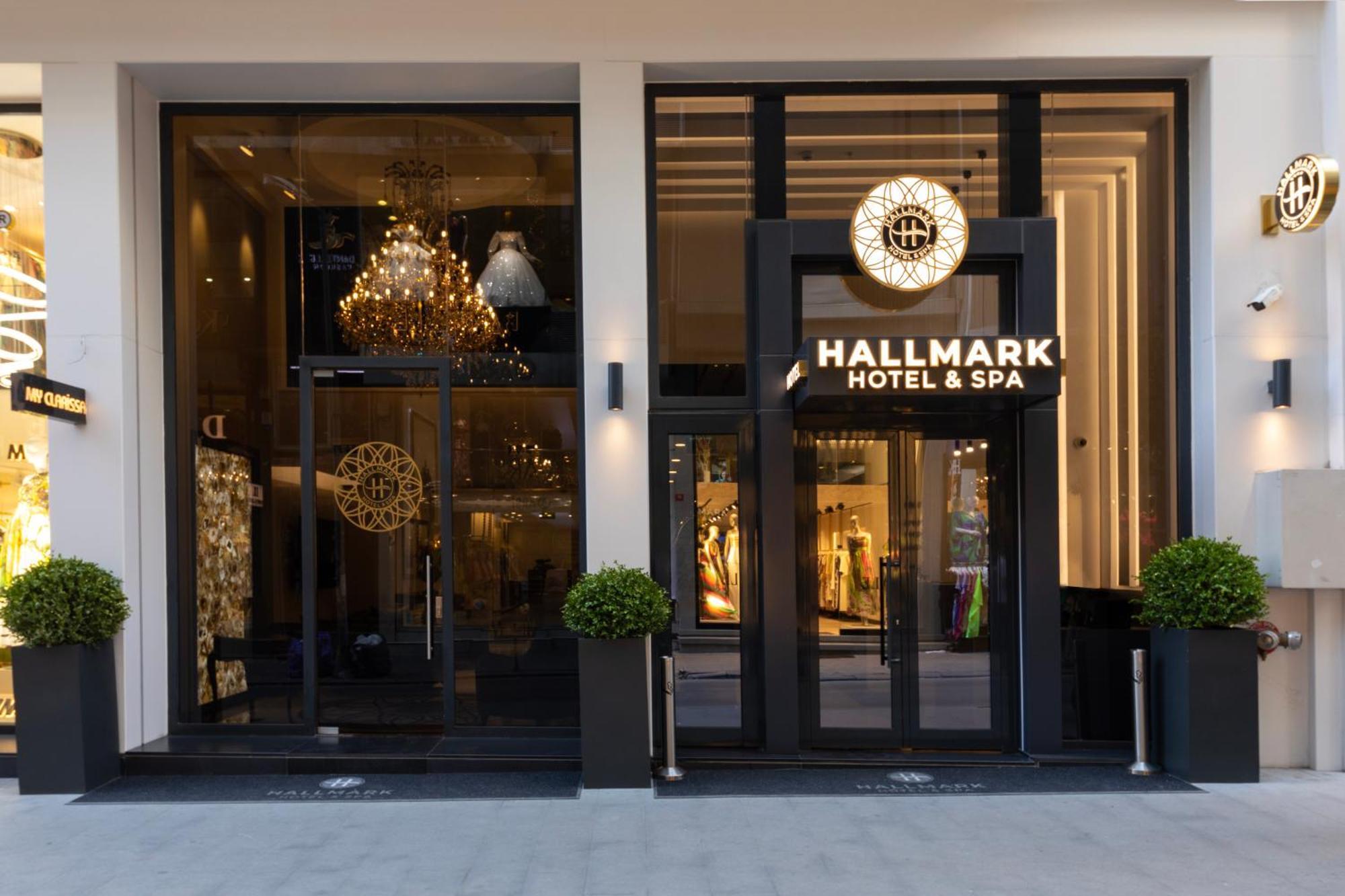 Hotel Hallmark & 4*
