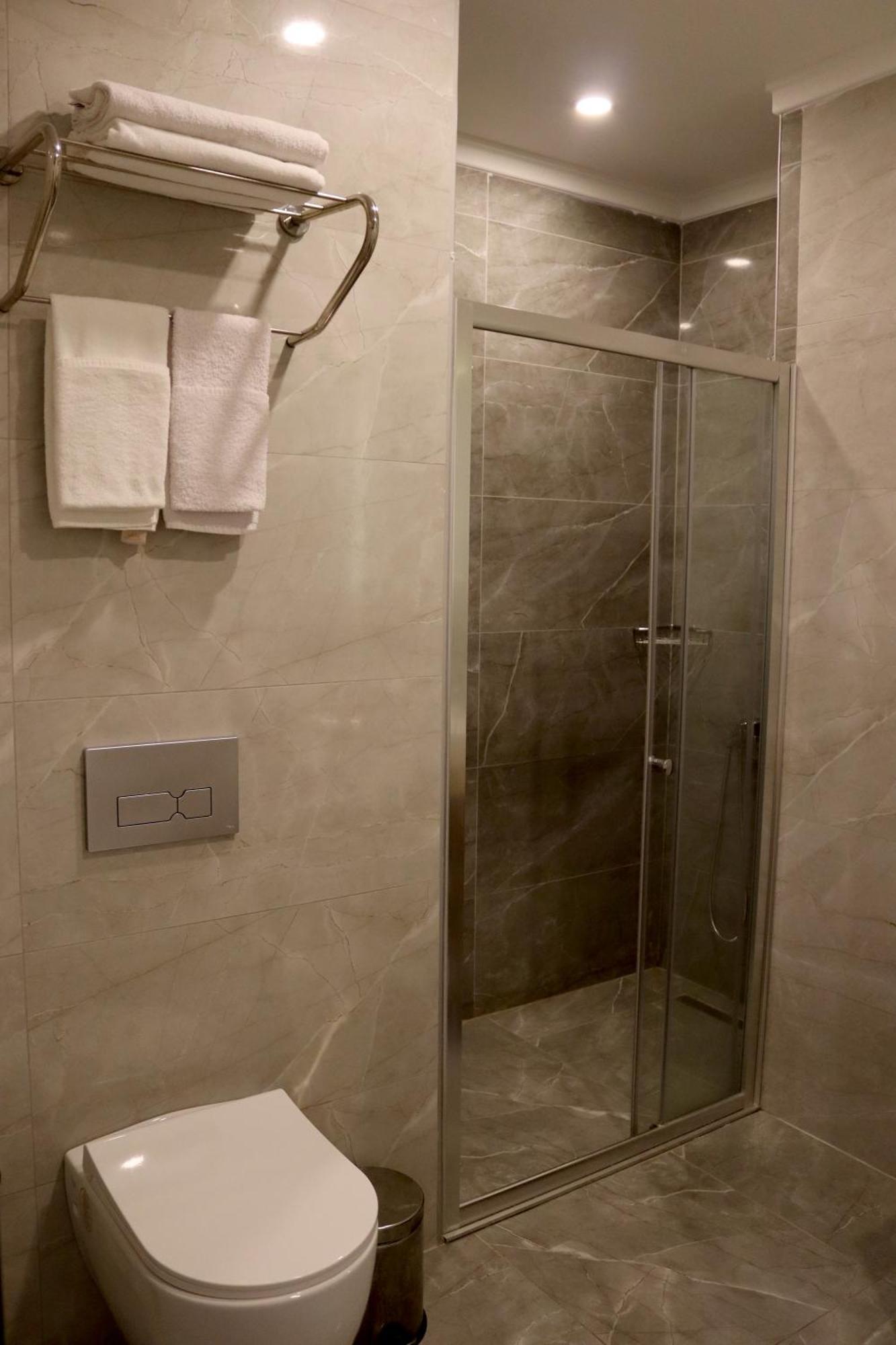 Home Plus Hotel Hotel