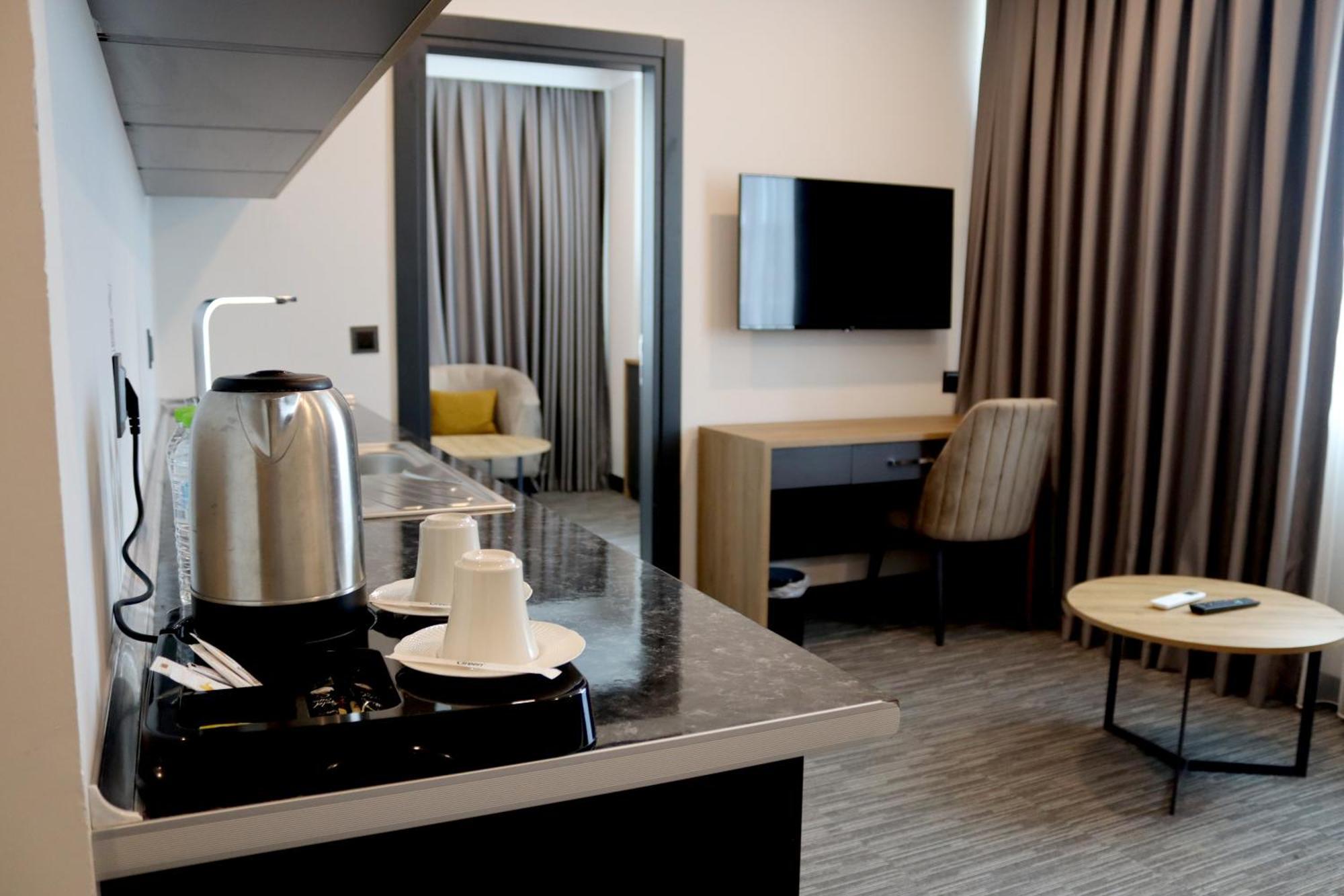 Home Plus Hotel 3*