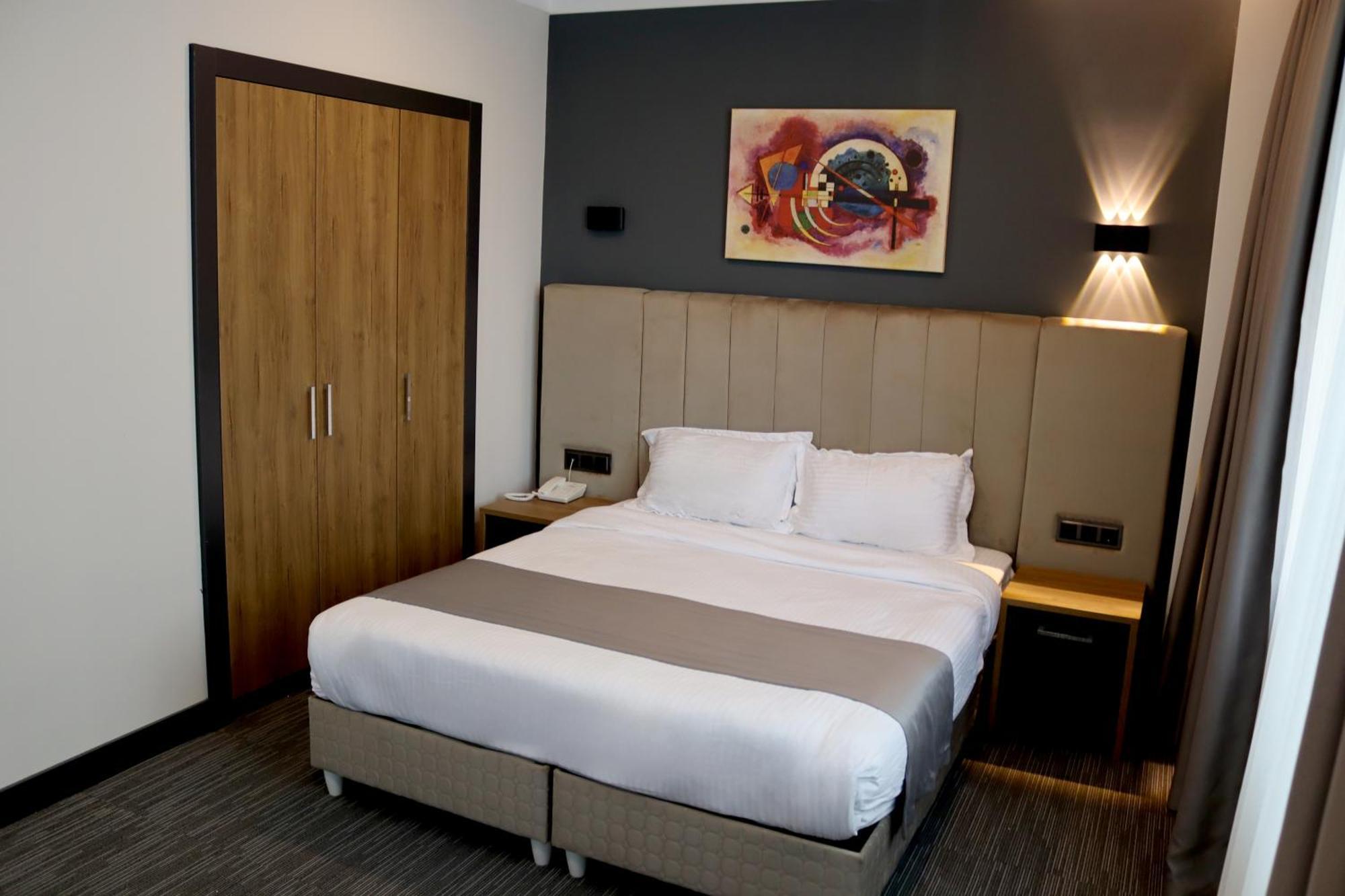 Home Plus Hotel Hotel
