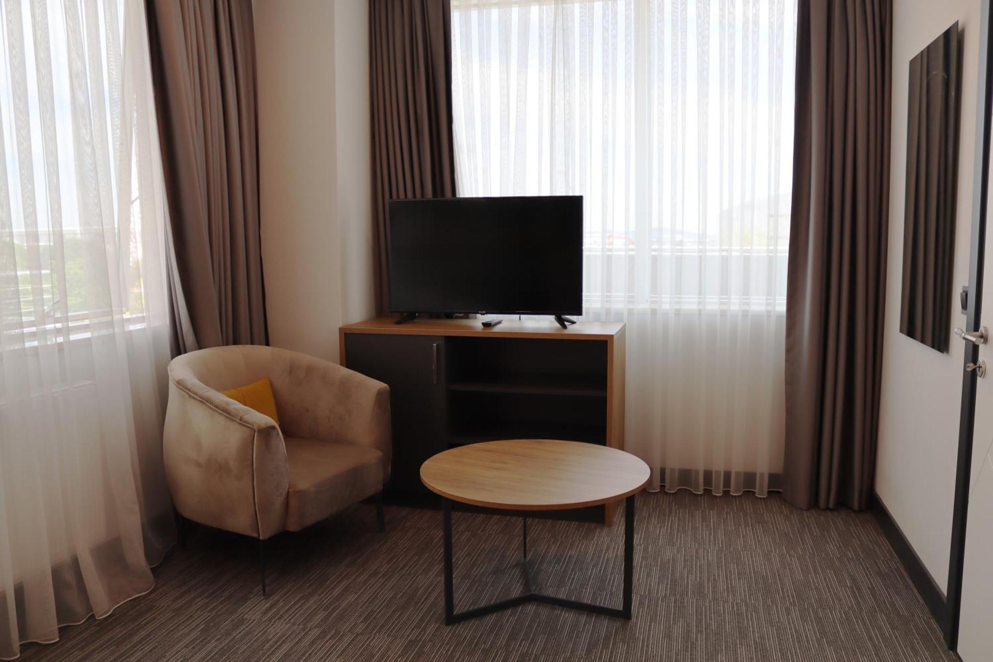 Hotel Home Plus Hotel 3*