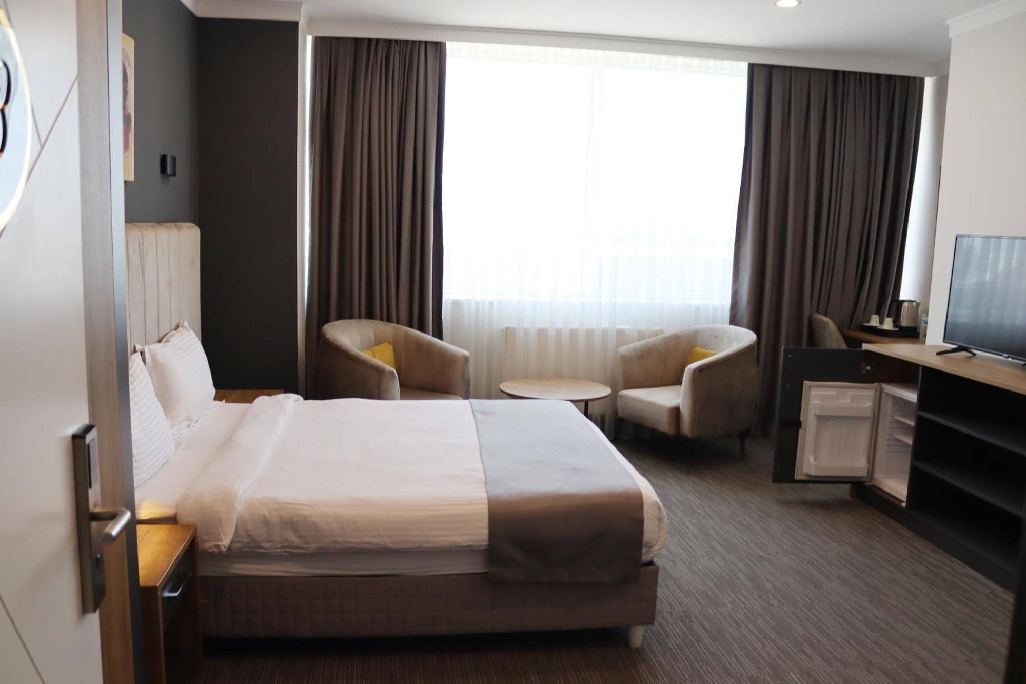 Home Plus Hotel Hotel