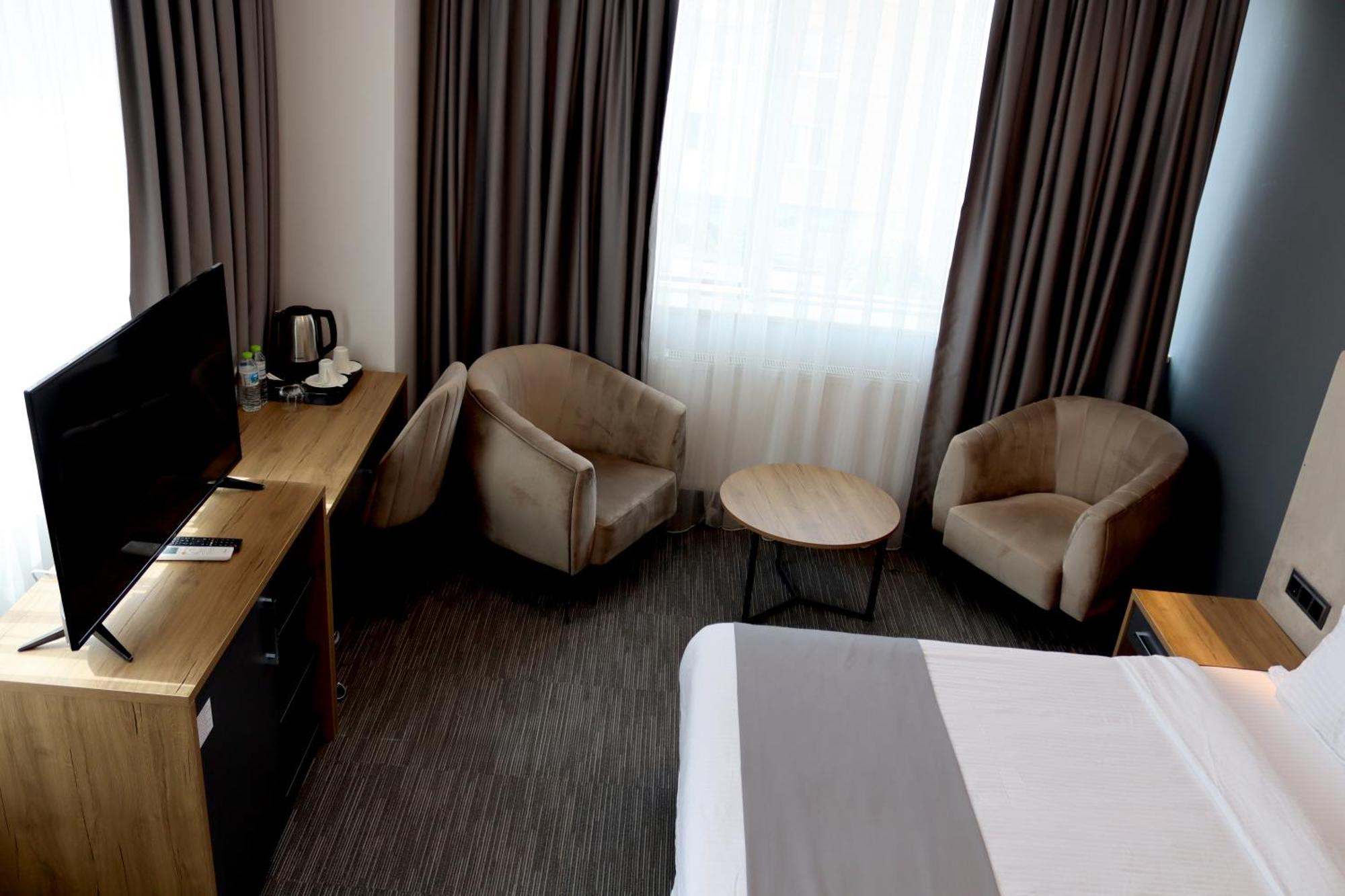 Home Plus Hotel Hotel