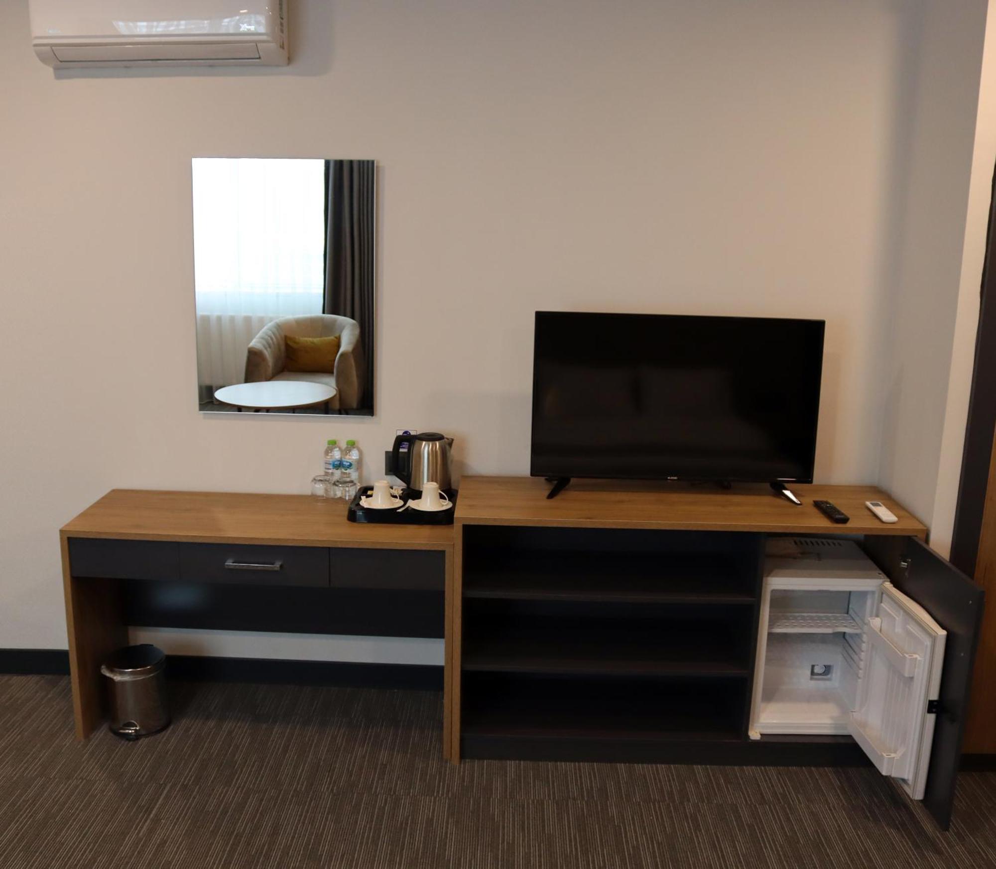 Home Plus Hotel 3*