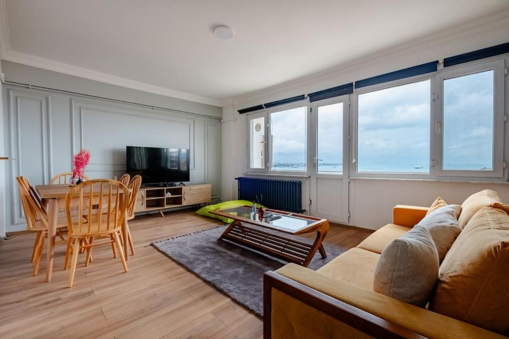 Bosphorus View With Two Bedrooms In Cihangir Istanbul