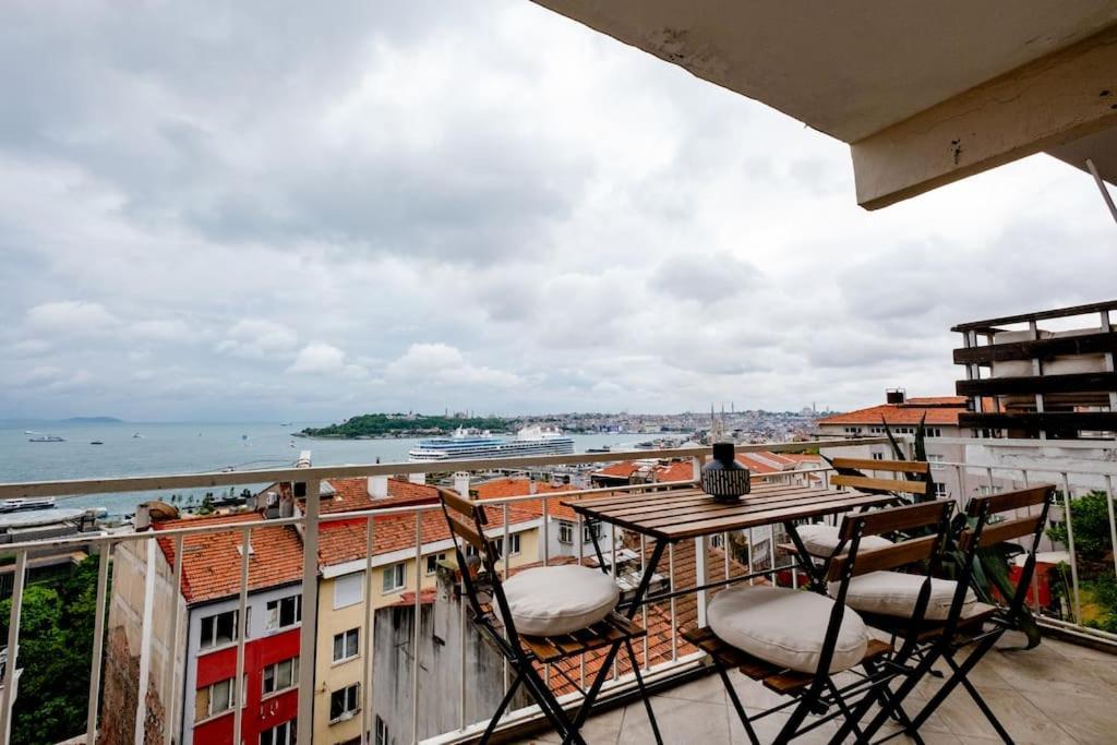 Apartment Bosphorus View With Two Bedrooms In Cihangir Istanbul