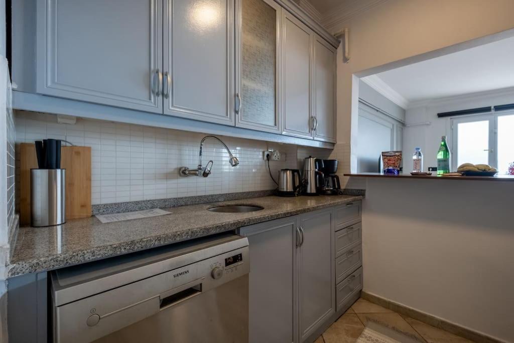 Bosphorus View With Two Bedrooms In Cihangir Apartment *
