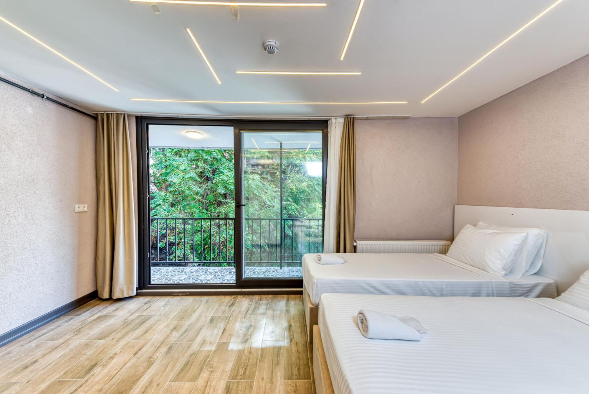 Apartment Port *