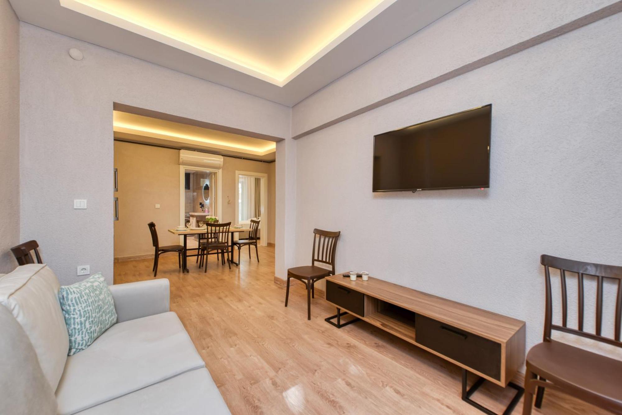 Apartment Port