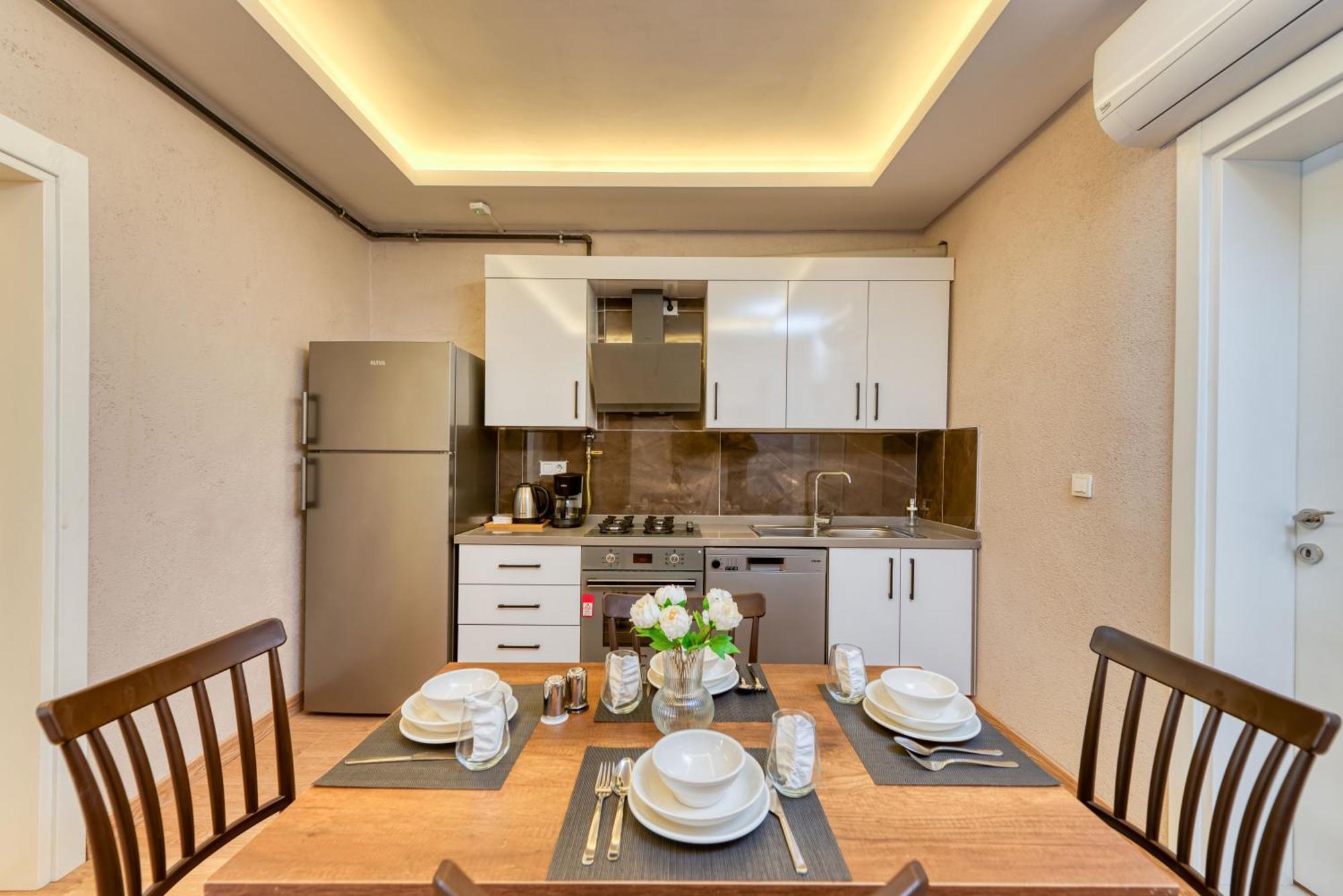 Apartment Port *