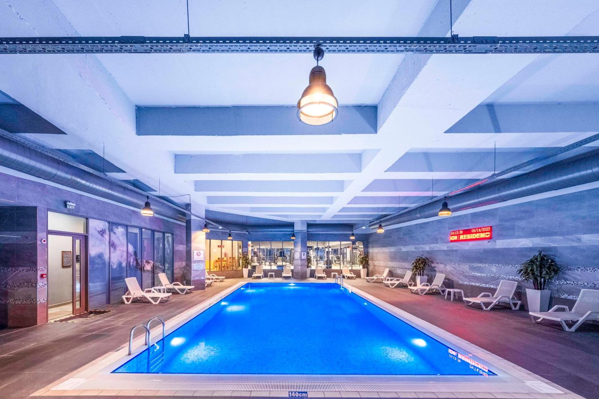 Radisson Residences Vadistanbul 4*