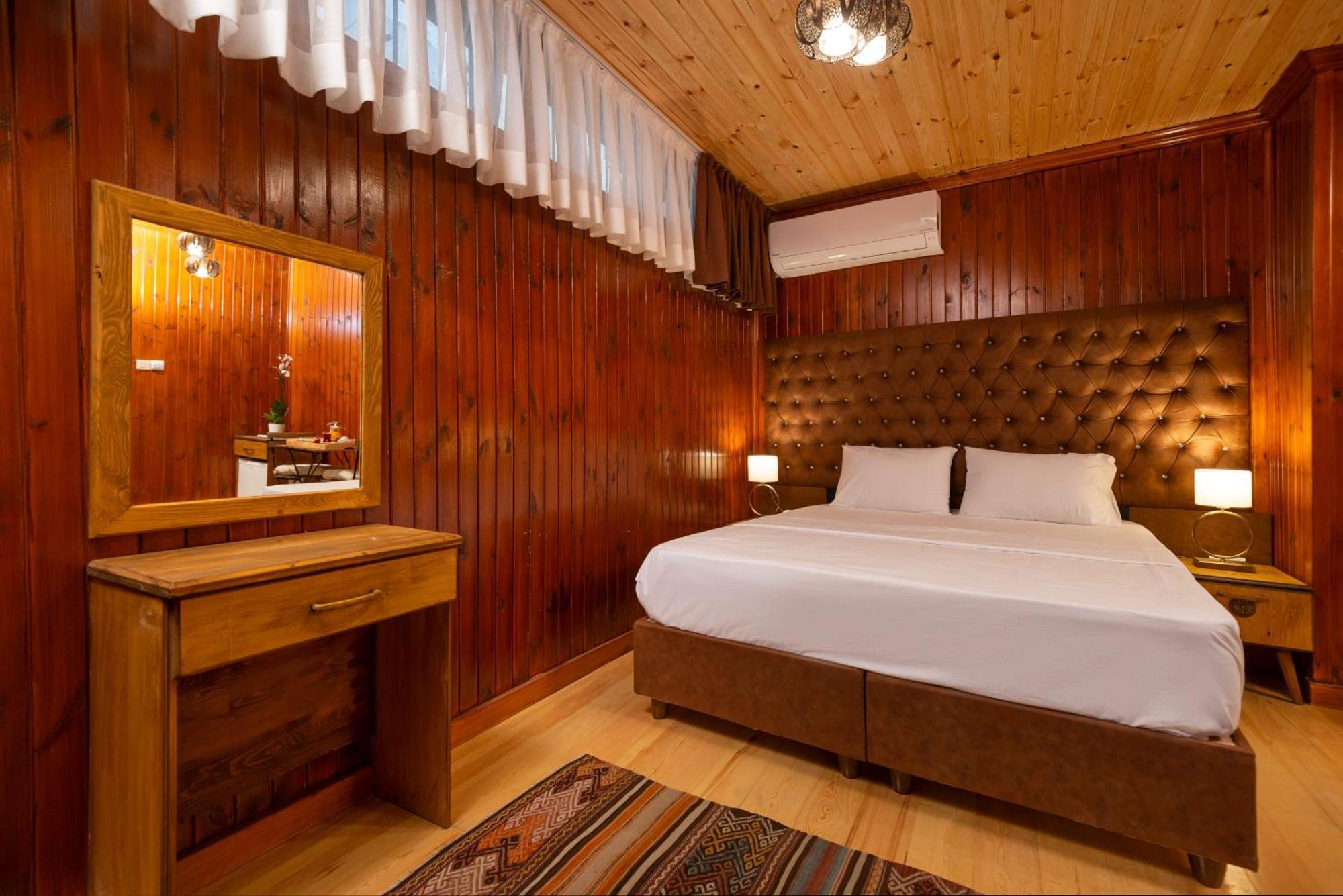 Bed & Breakfast Wonder Wood
