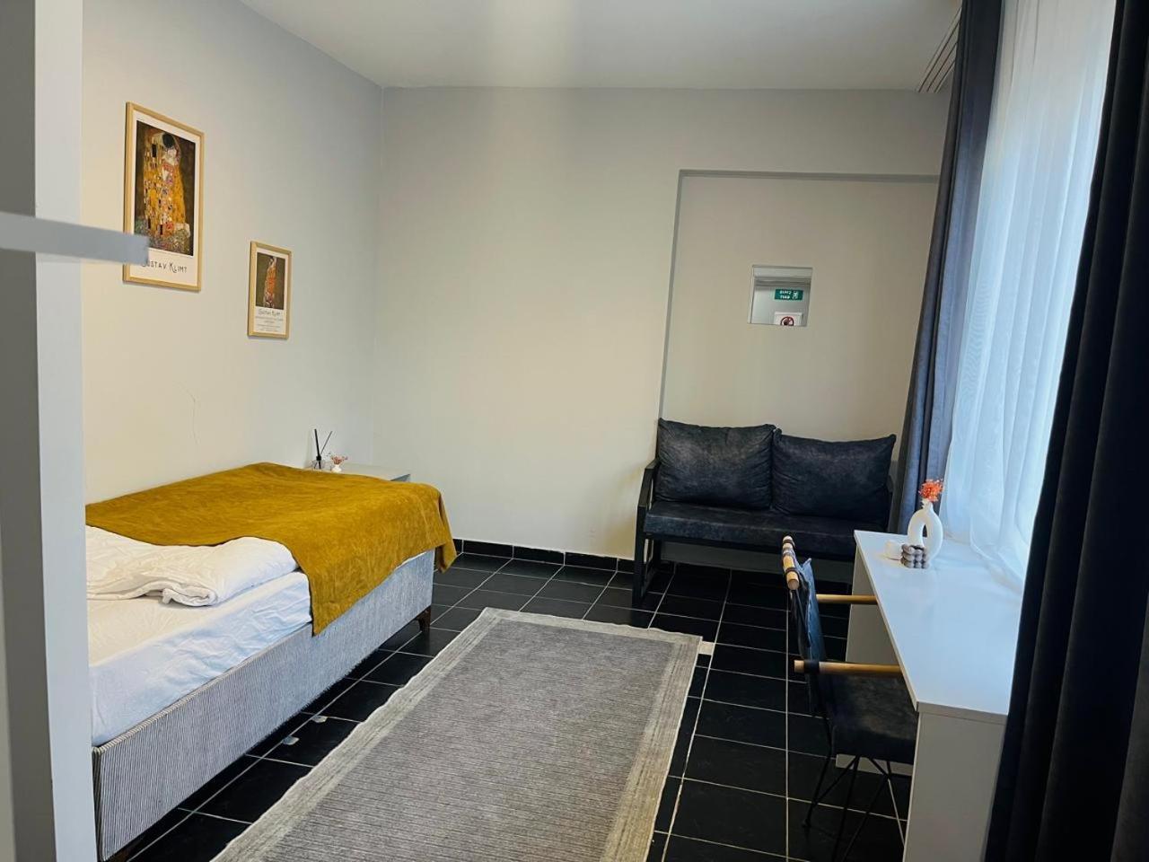 With A Common Bathroom In A Digital Nomad House 110 Aparthotel Istanbul