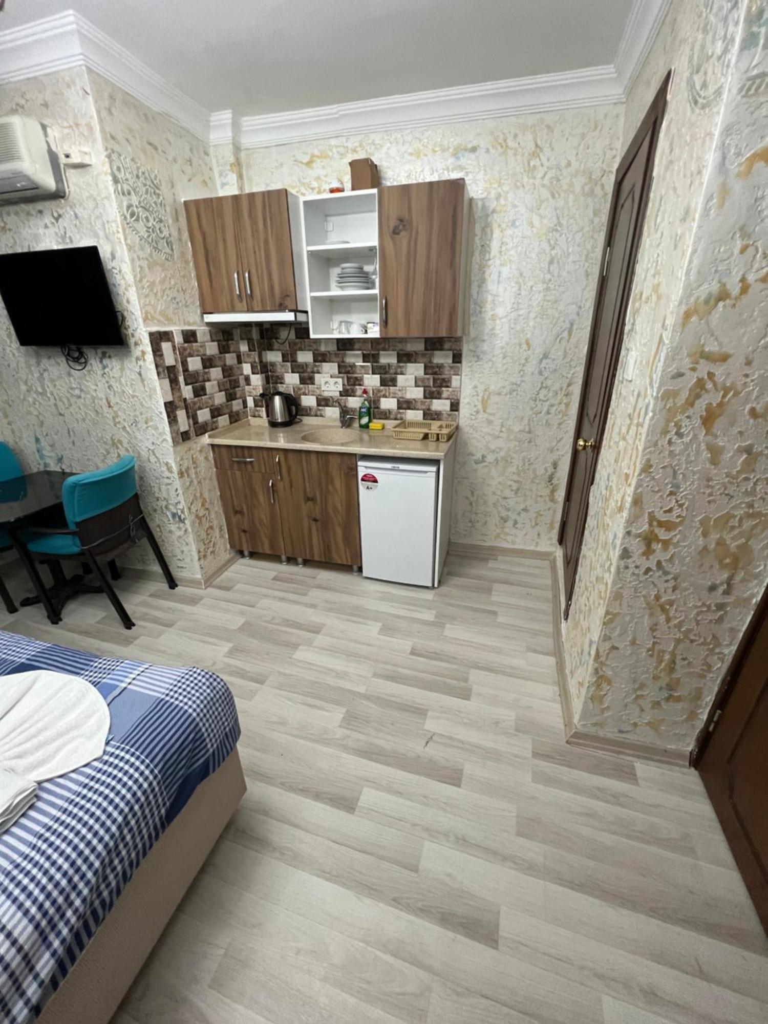 Hostel Glass *