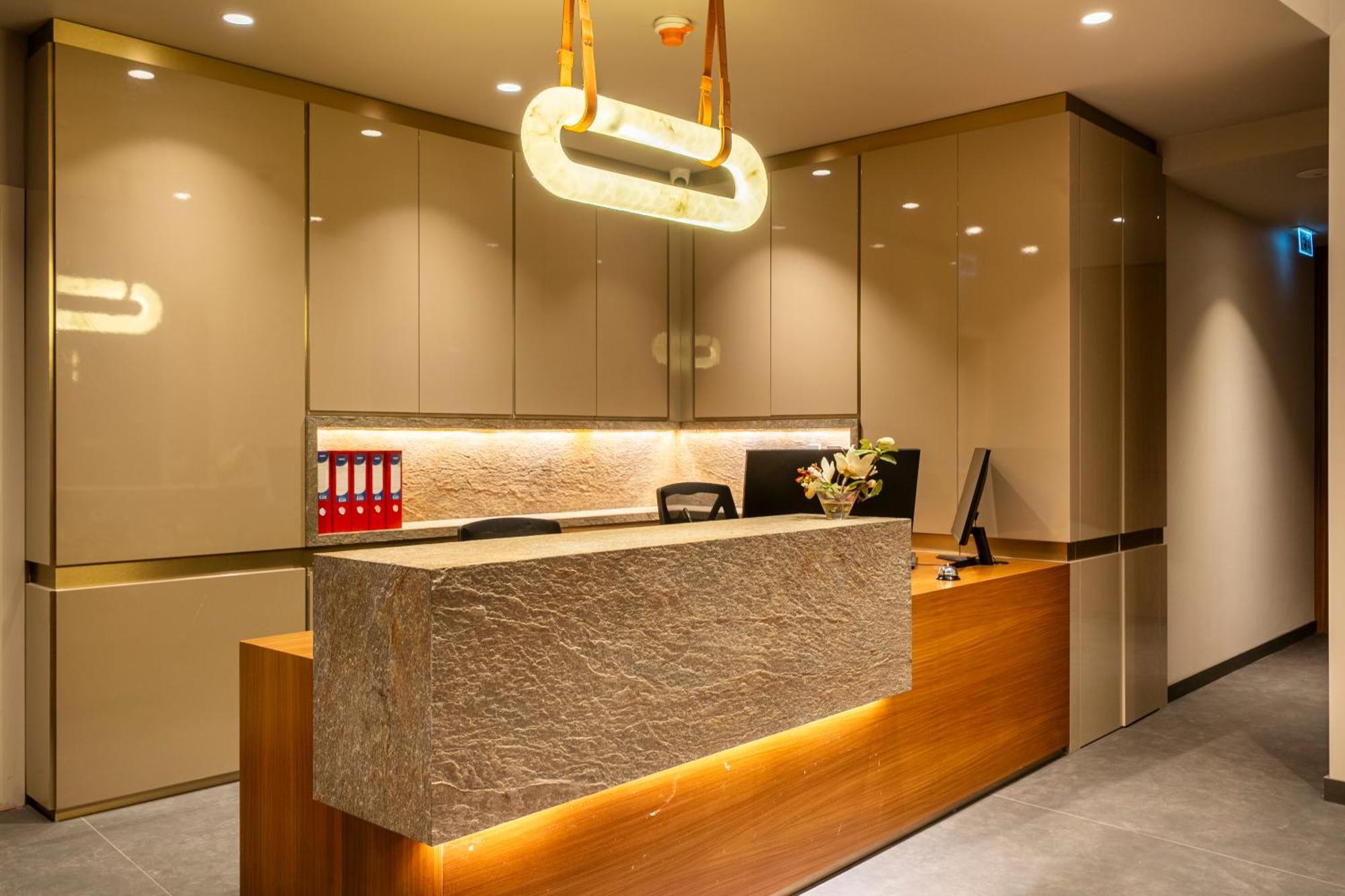 Hotel Erk *