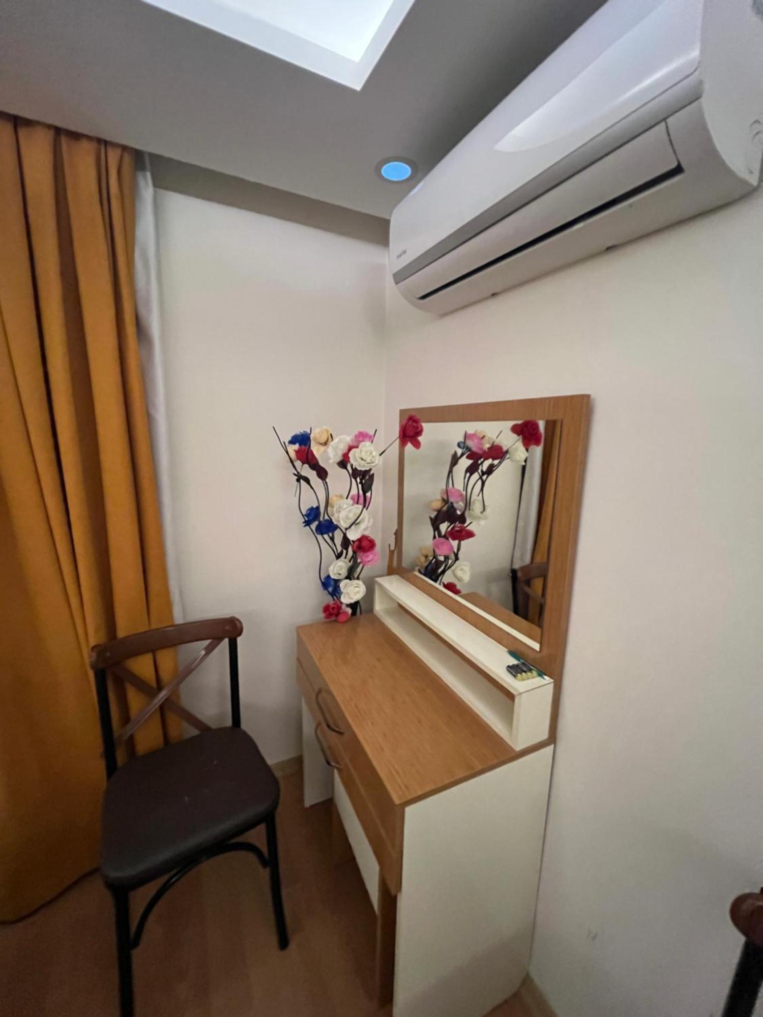 Hostel Glass *