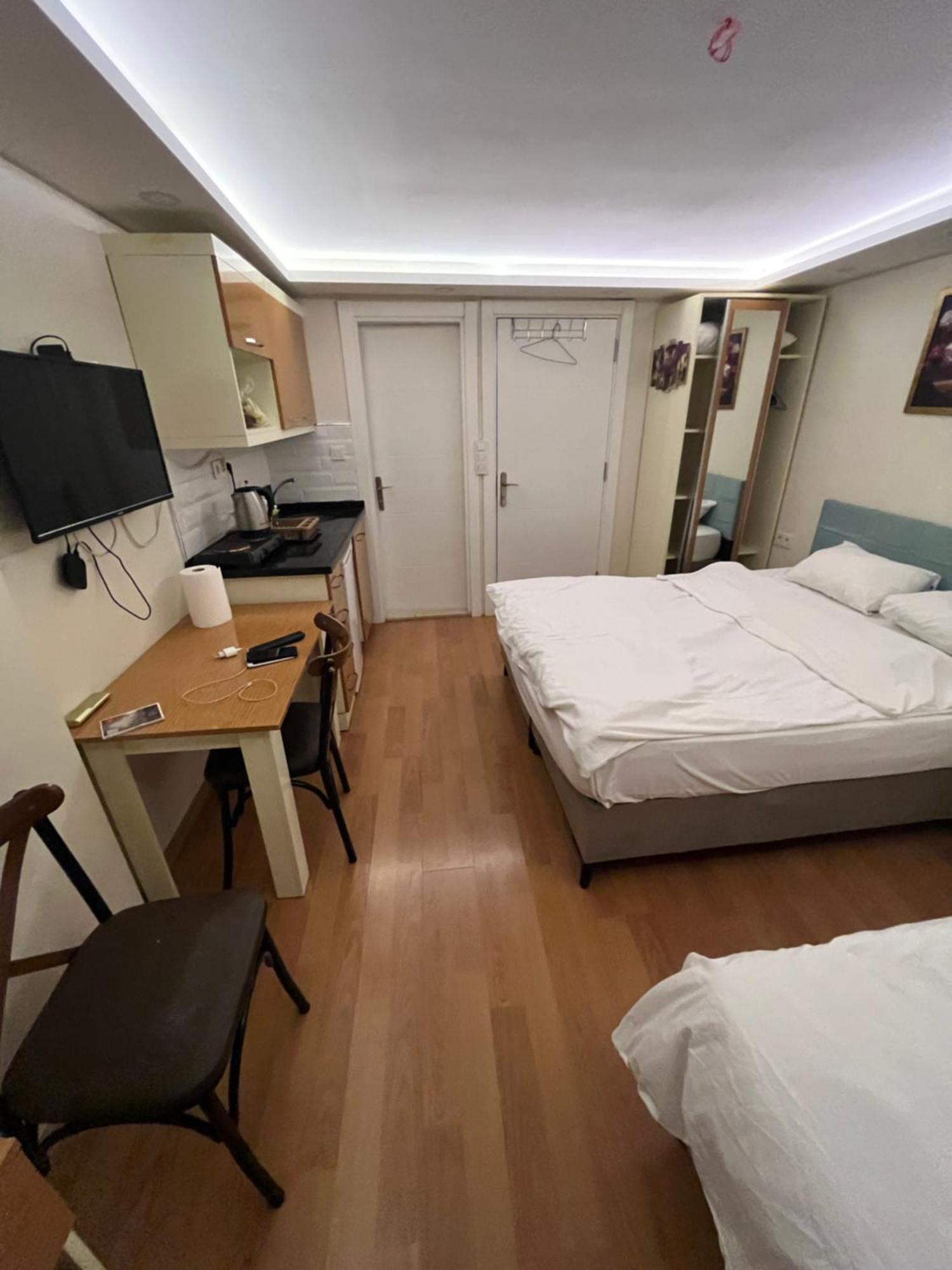 Hostel Glass