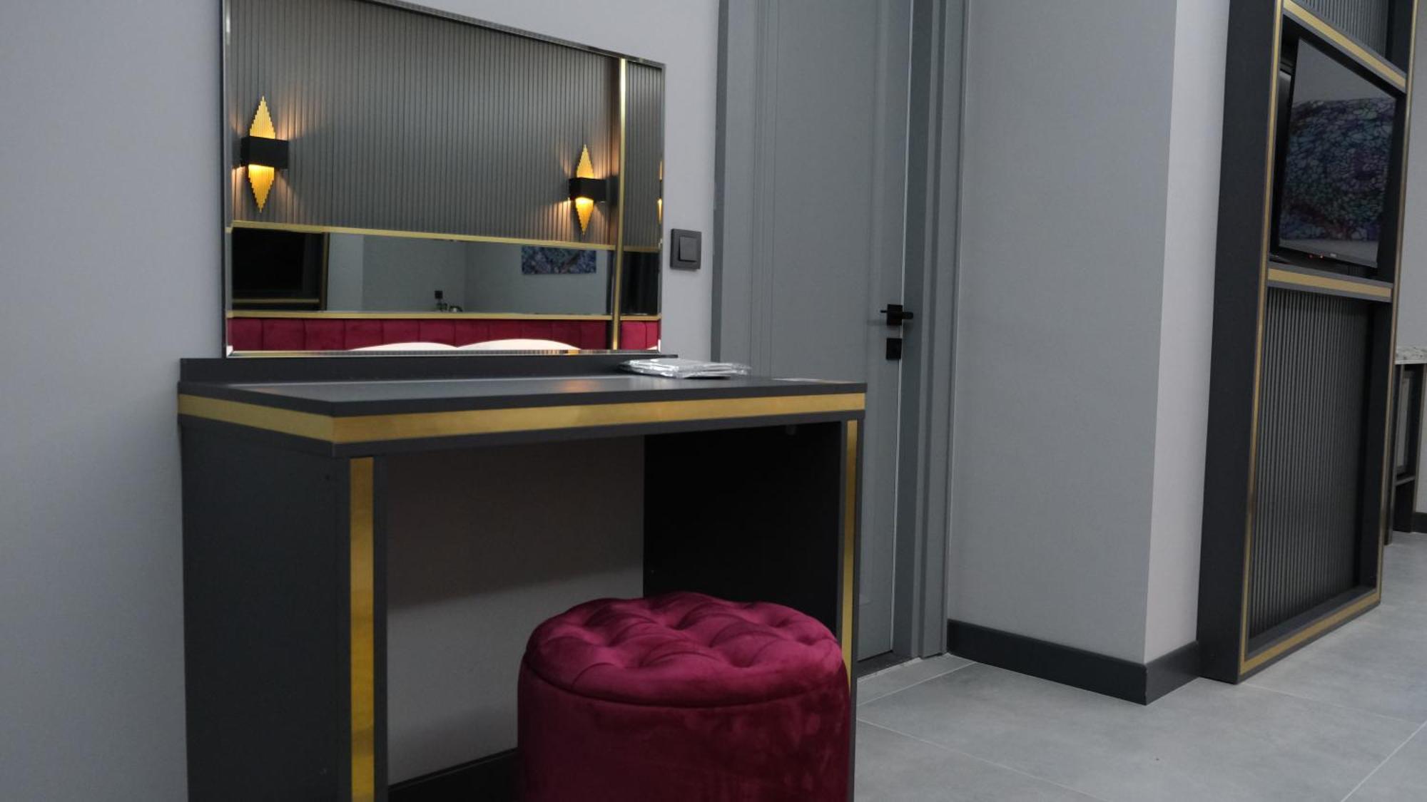 216 Prestige Hotel