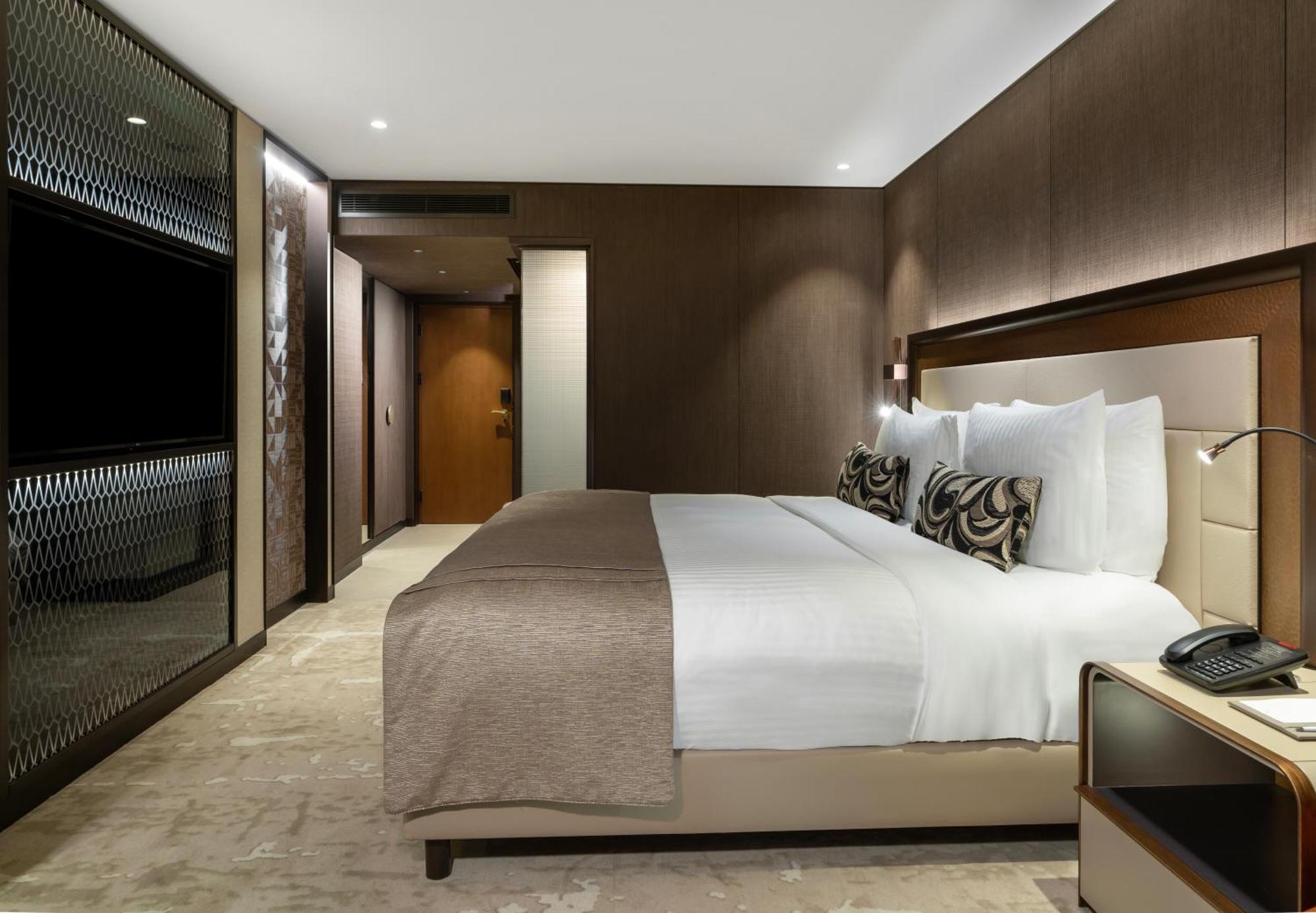 Intercontinental By Ihg 5*