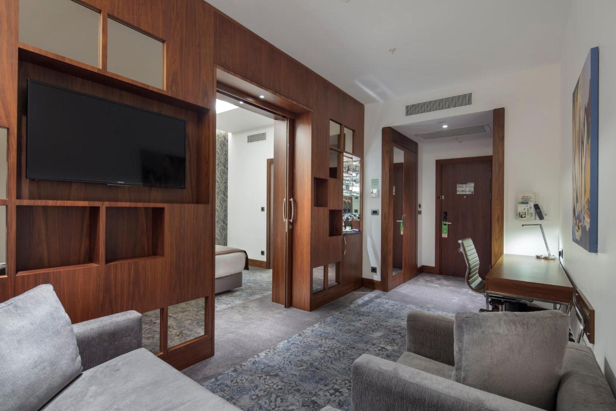 - Tuzla Bay By Ihg Hotel Istanbul