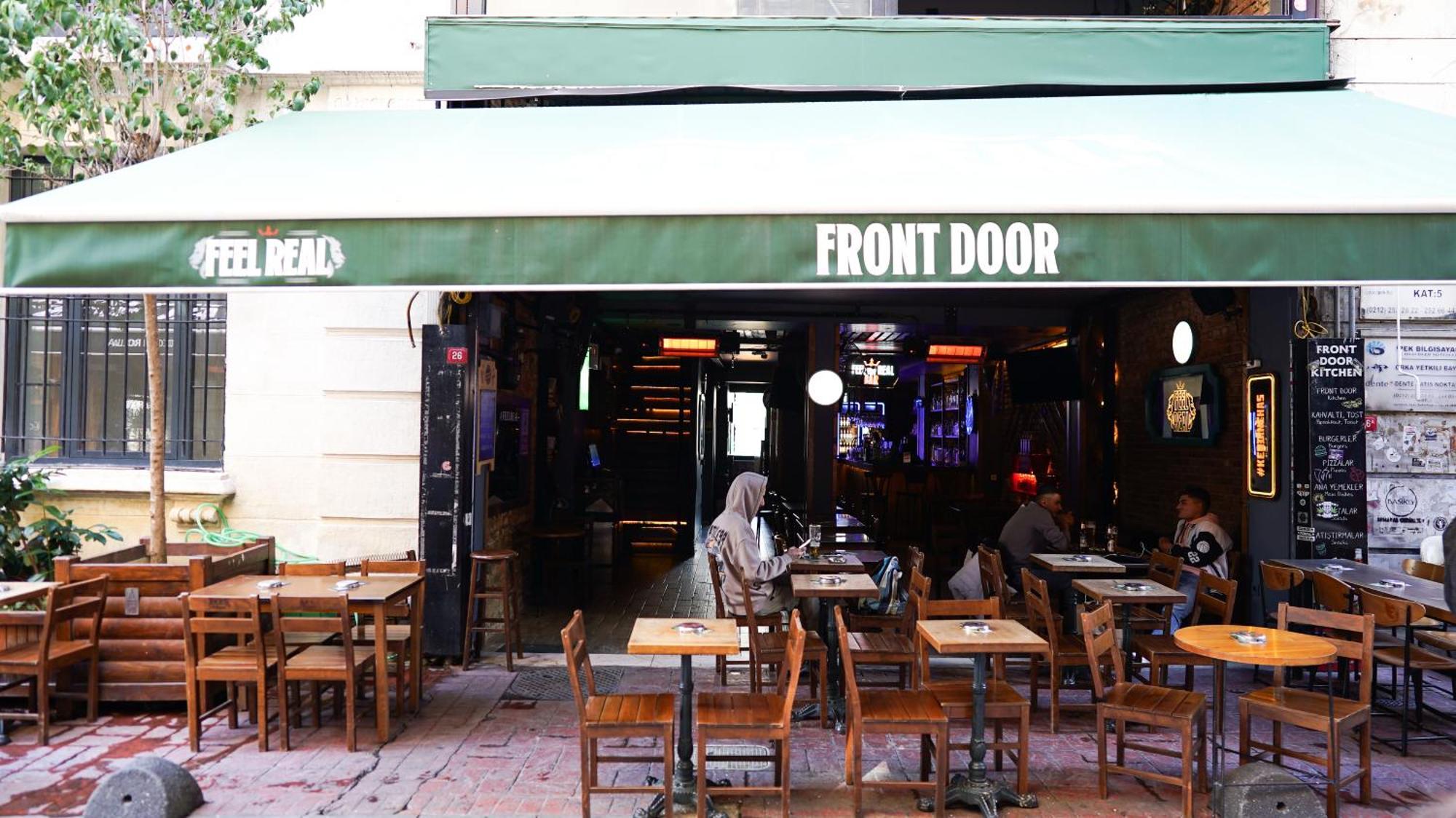 Front Door Bed & Breakfast 2*