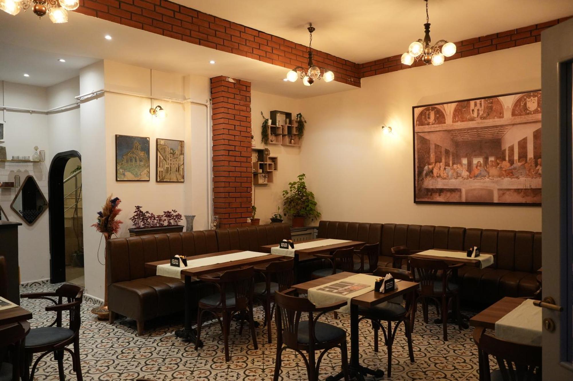 Madame Roza Hotel