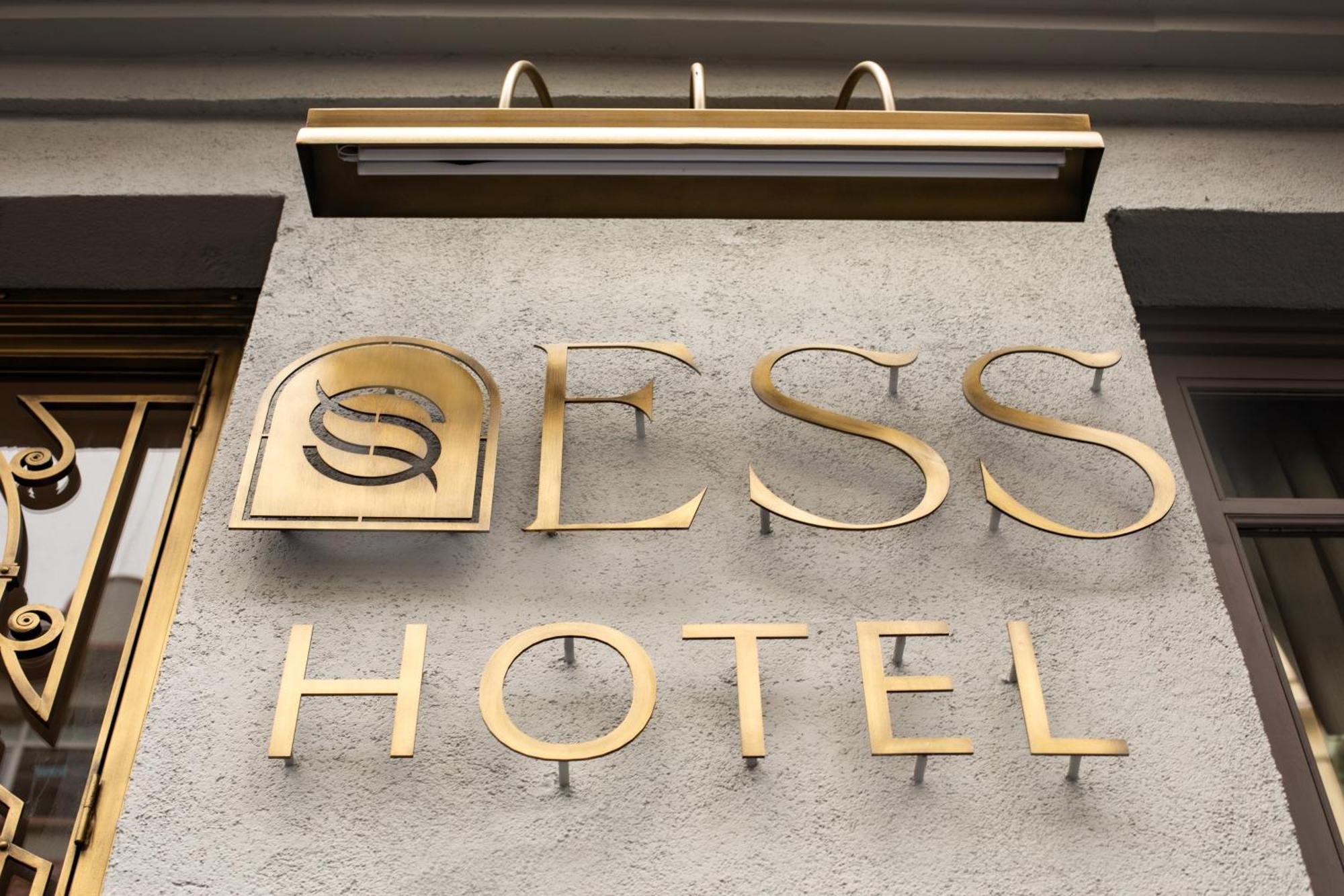 Ess *