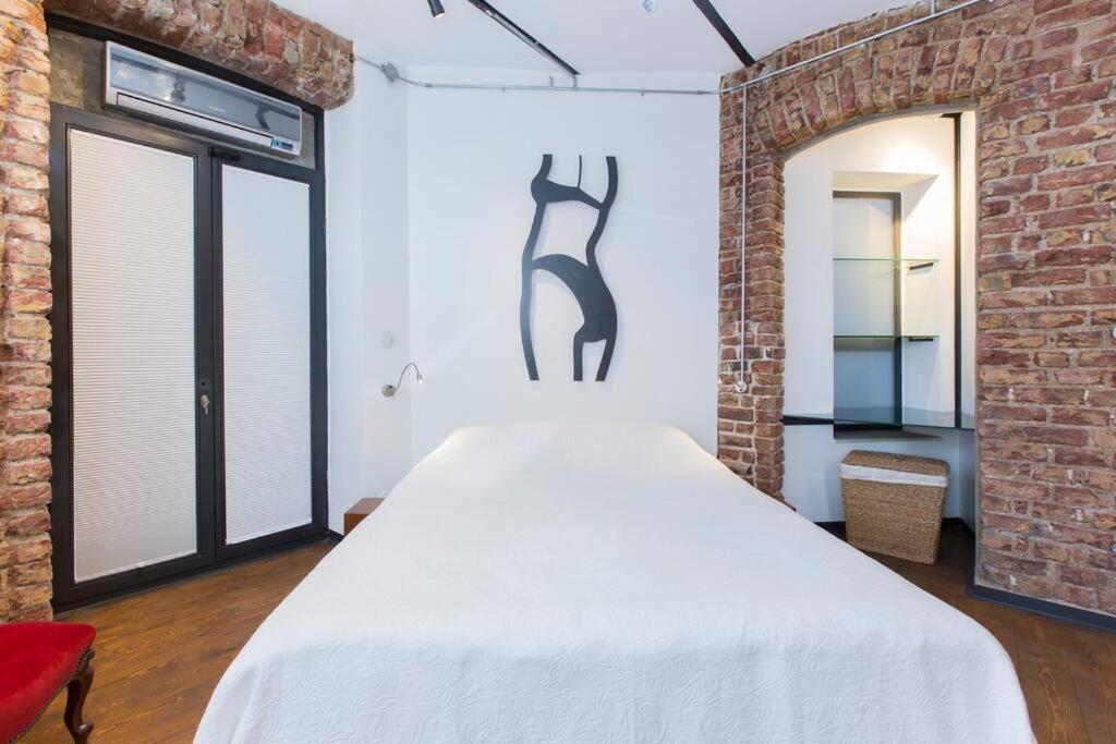 Apartment Architect Jonas Generous 85 Sqm Full Of Art *