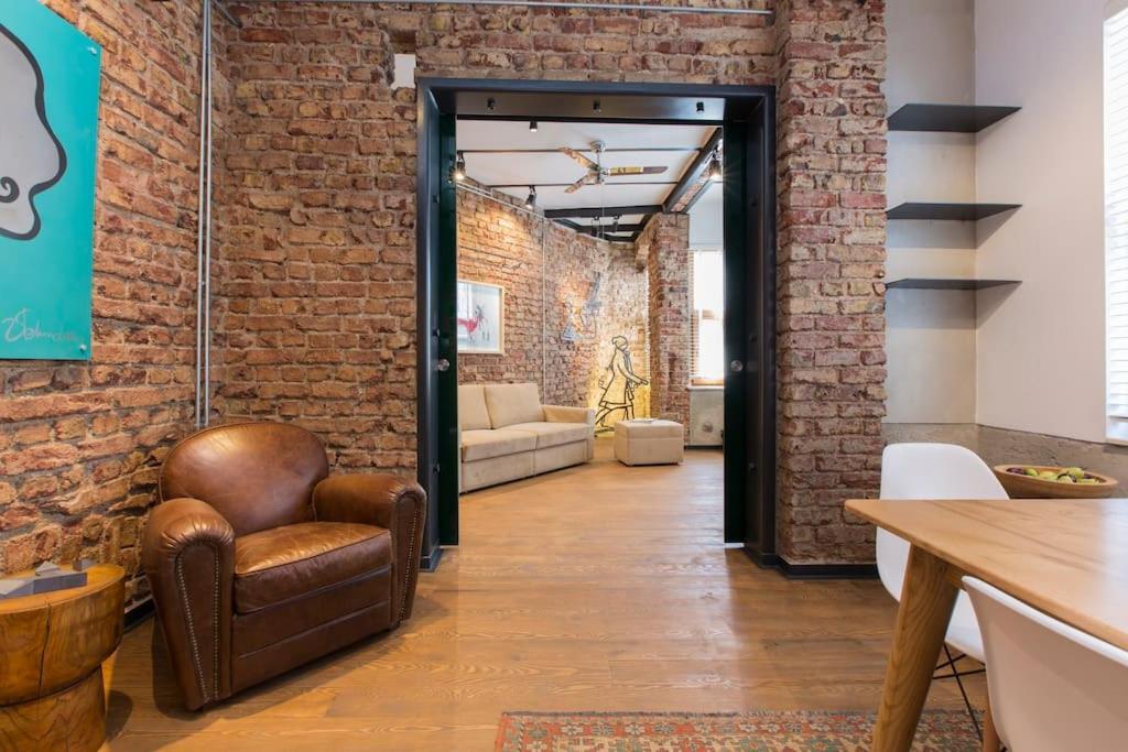 Architect Jonas Generous 85 Sqm Full Of Art *