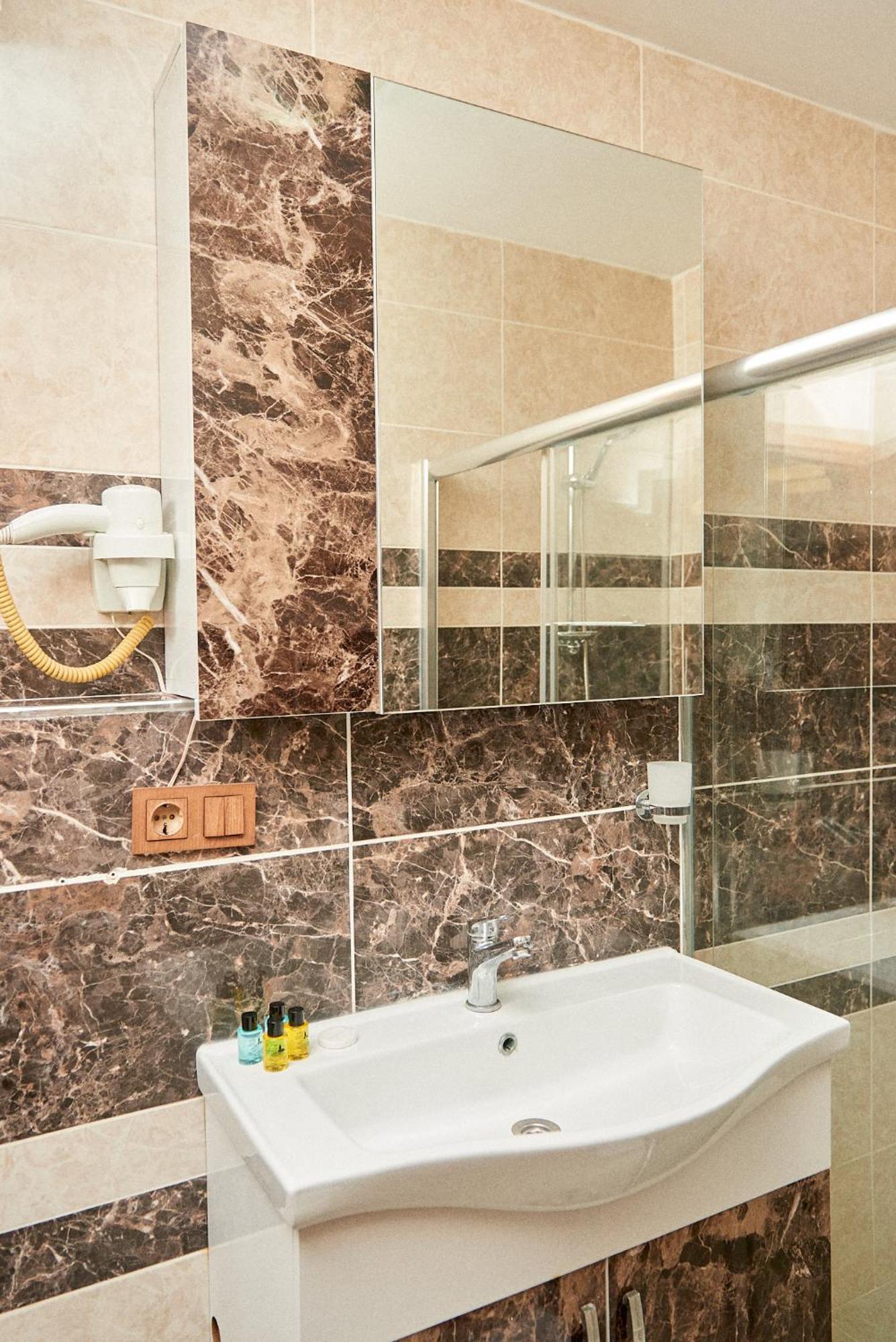 Nuageux House Hotel *
