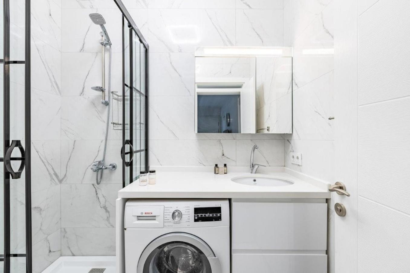 Apartment Bright Private Modern 2bd1bath Bebek Gem! #247 Istanbul