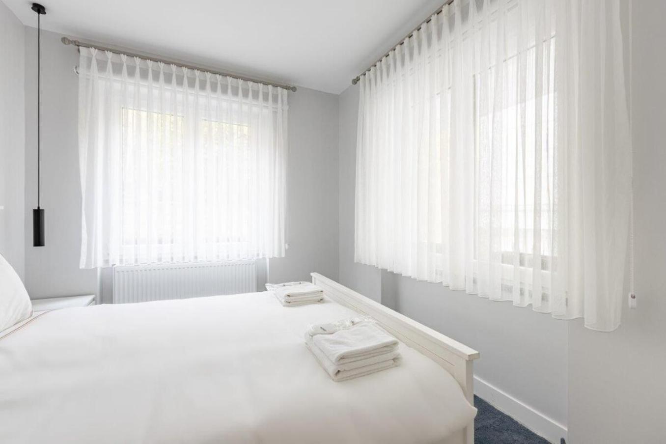 Bright Private Modern 2bd1bath Bebek Gem! #247 Apartment *