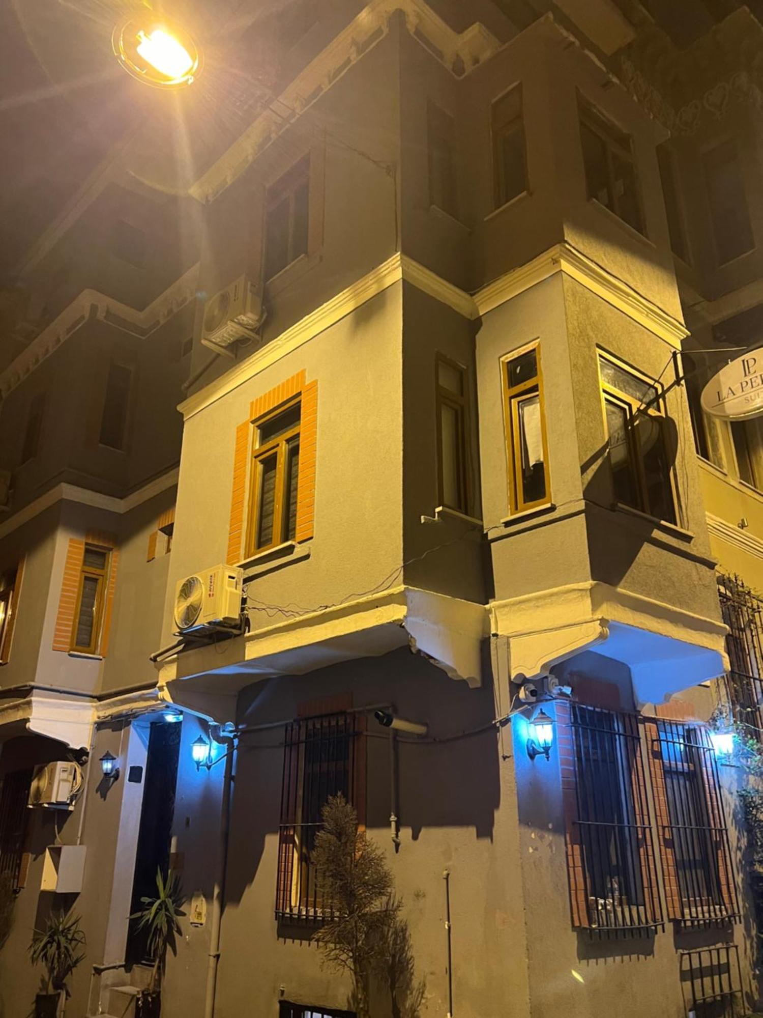 New La Pella Hotel *