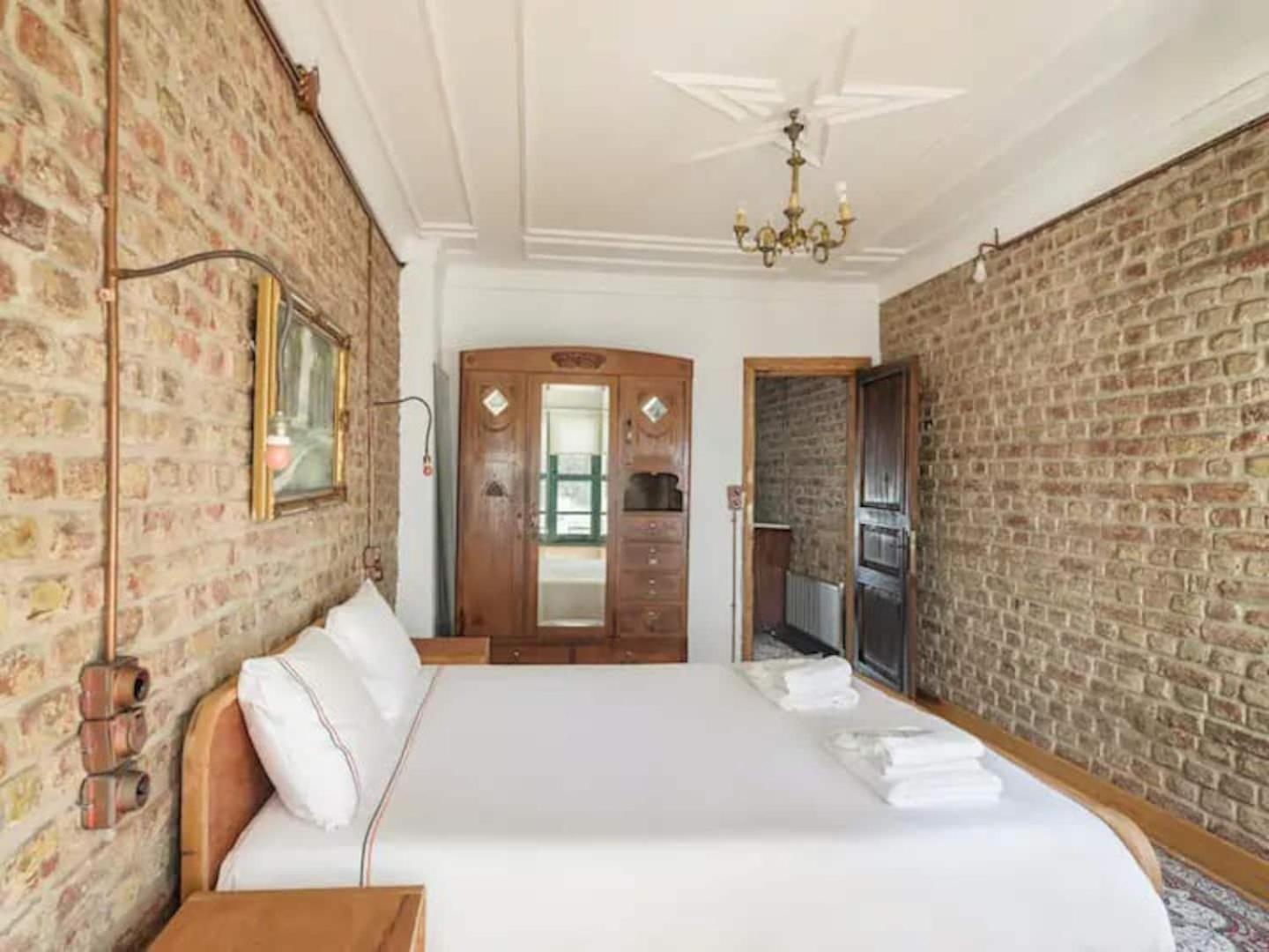Gorgeous Rustic Balat 4bed2bath Home! #363