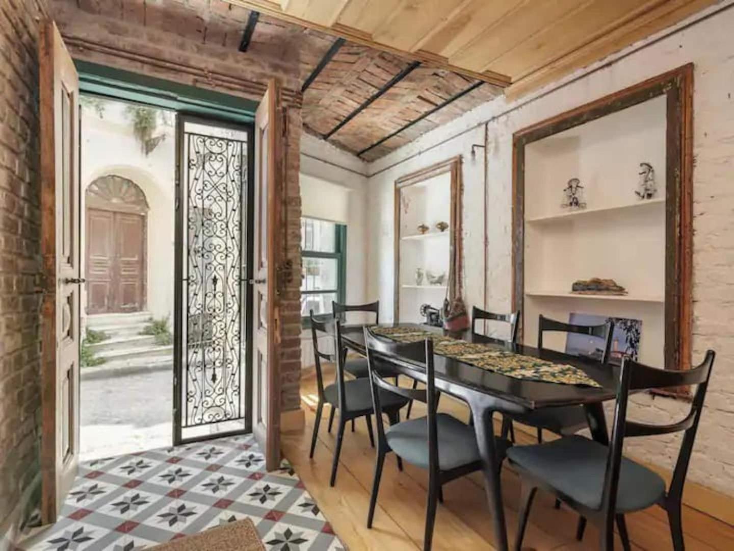 Gorgeous Rustic Balat 4bed2bath Home! #363 *