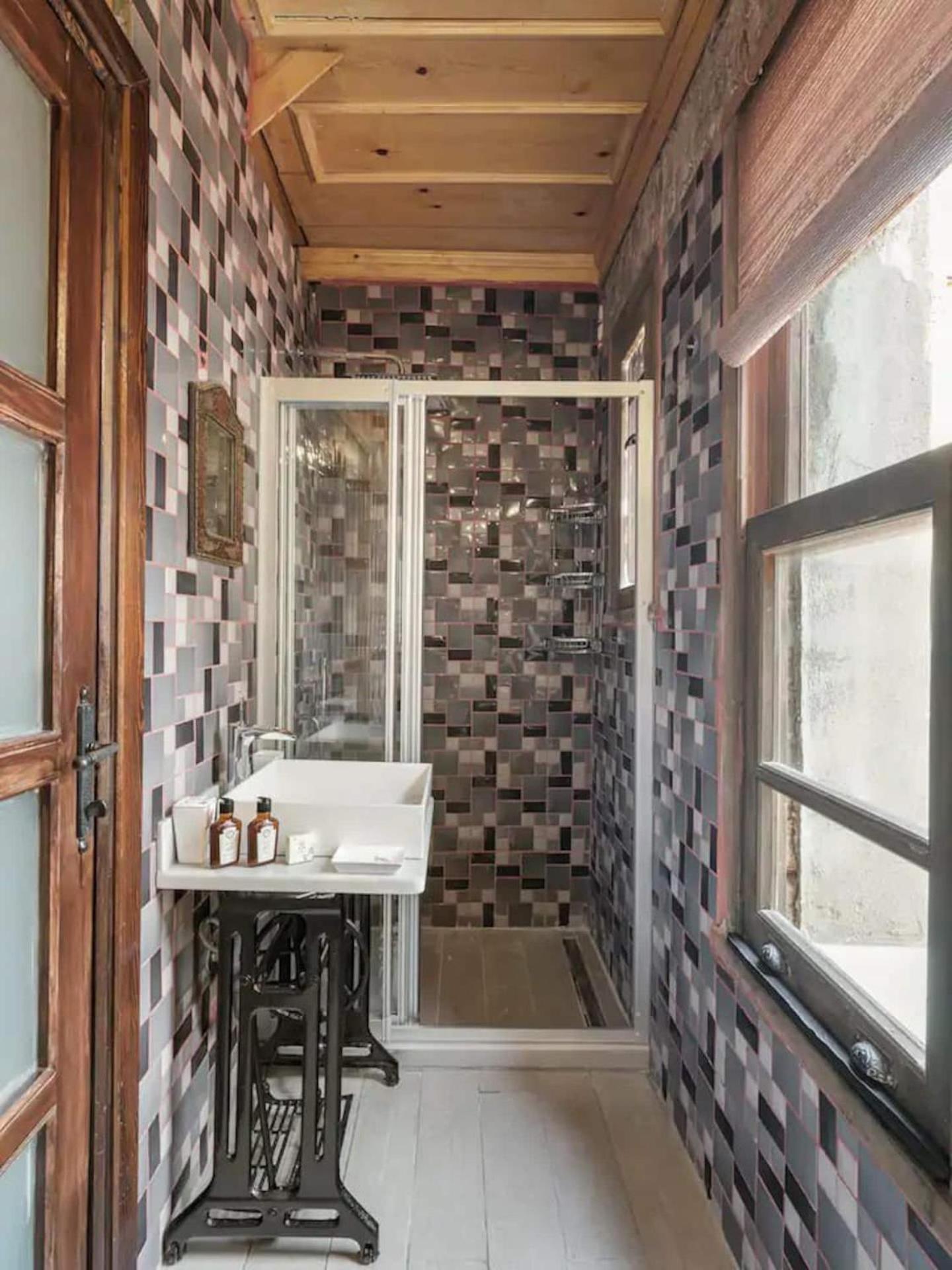 Gorgeous Rustic Balat 4bed2bath Home! #363 Tatil Evi İstanbul