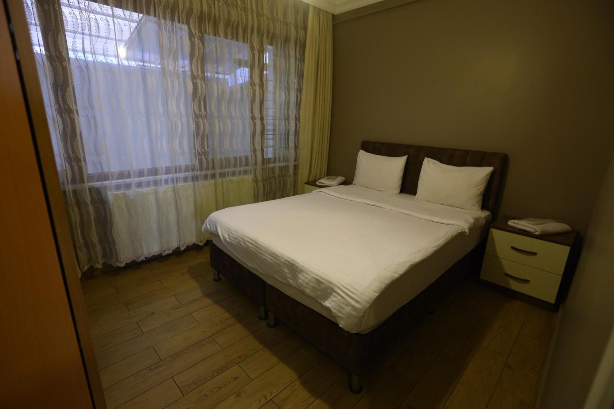 Zendy Hotel 2*