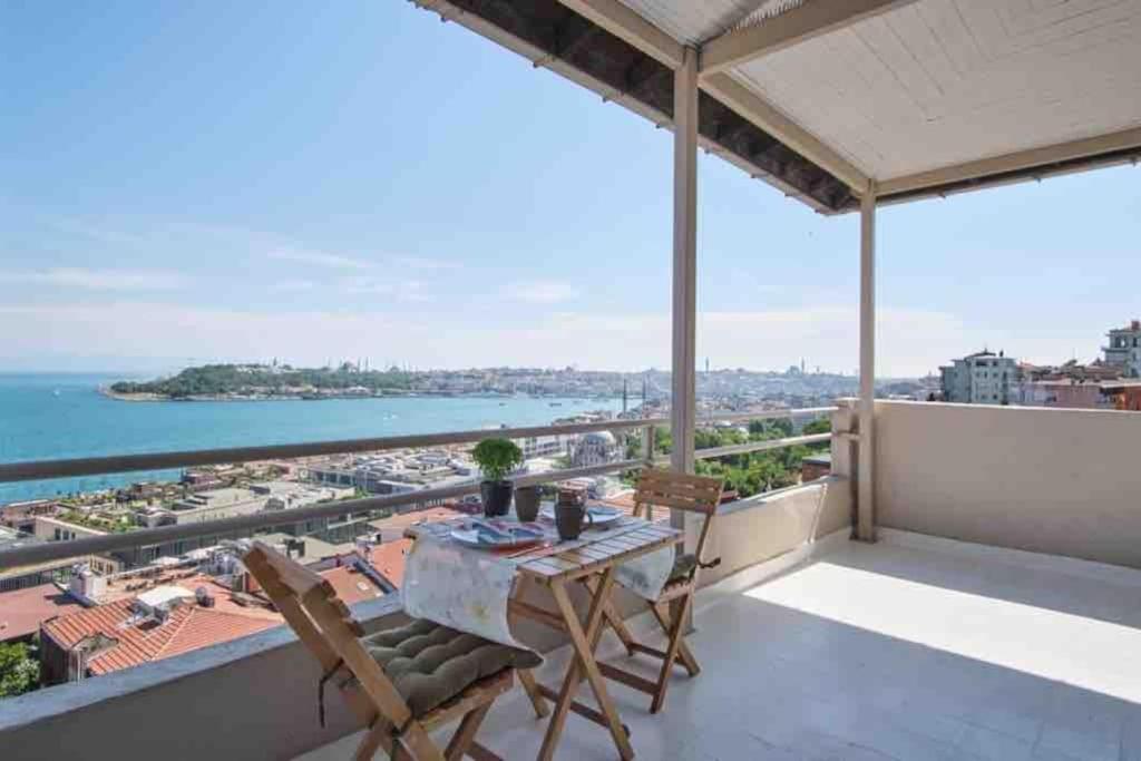 A Million Dollar View In The Heart Of The Apartment *