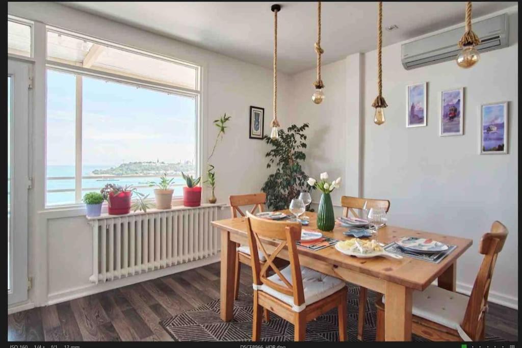 A Million Dollar View In The Heart Of The Apartment Istanbul