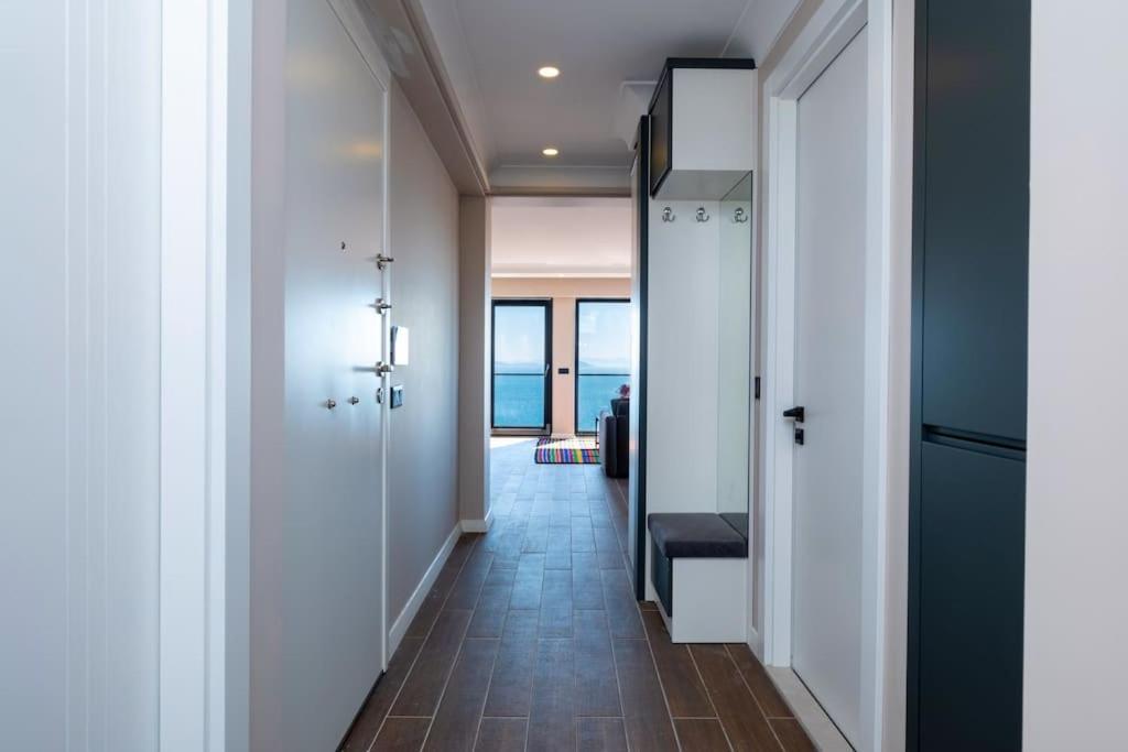 Bosphorus View In Superior Flat Apartment *