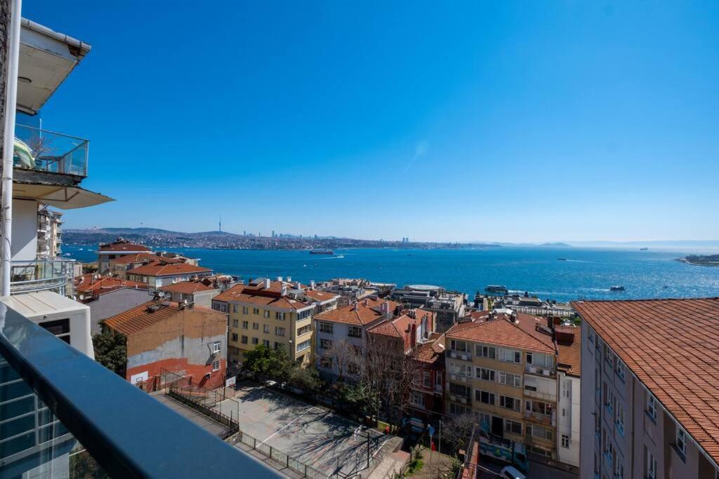 Apartment Bosphorus View In Superior Flat