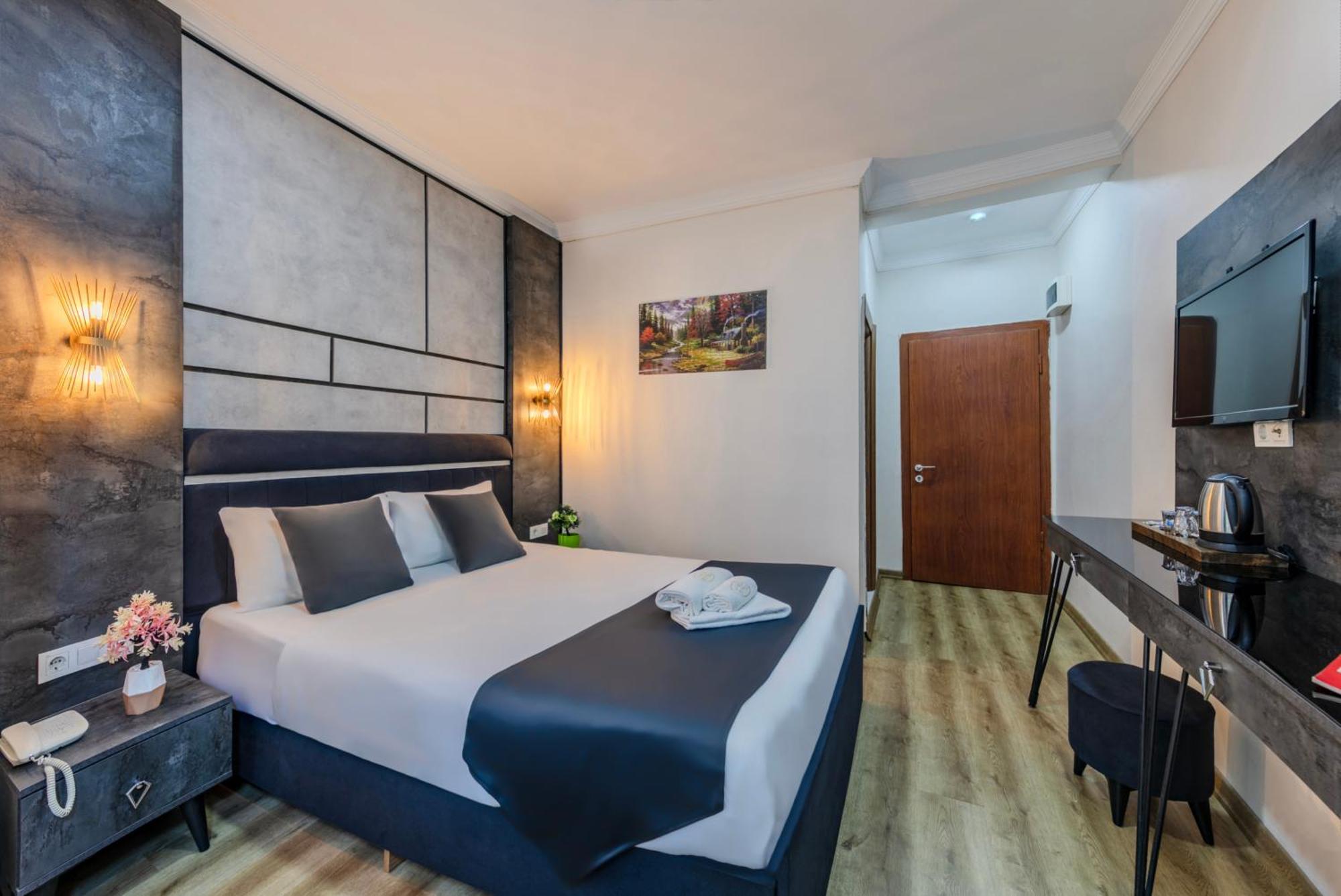 Hotel La Pazza 3*