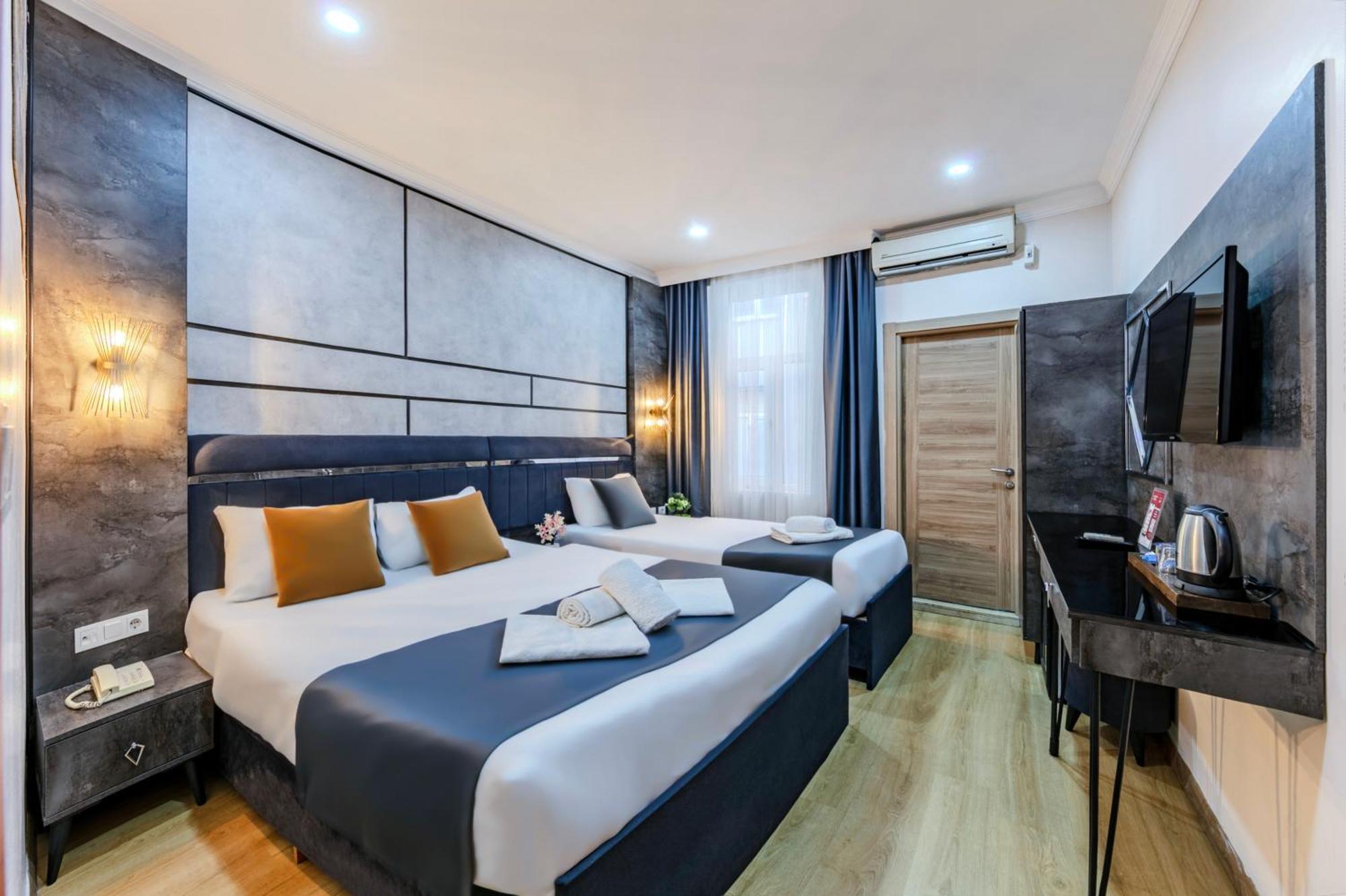 La Pazza Hotel 3*