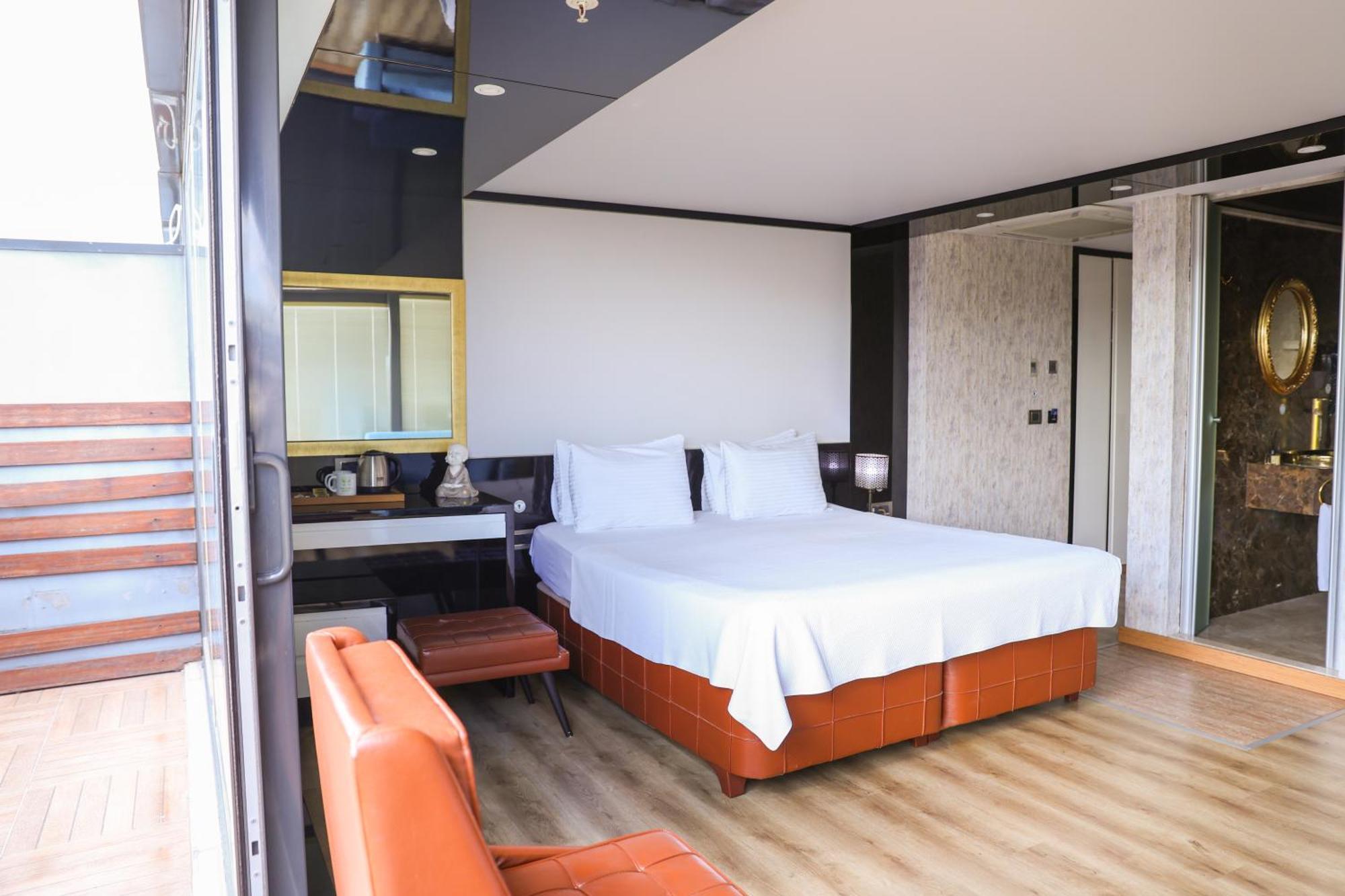 Hotel The Hera Platinum 4*