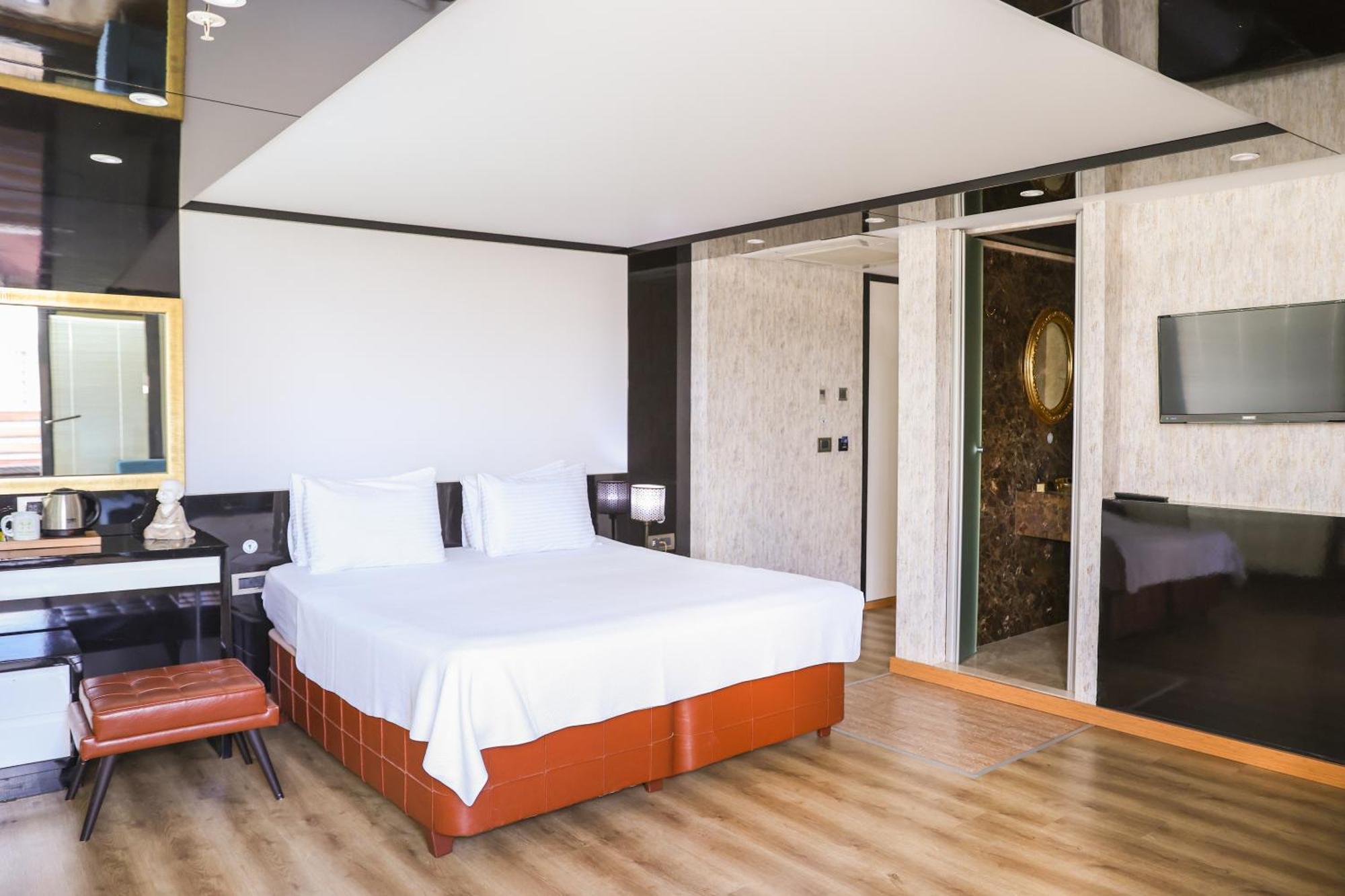 Hotel The Hera Platinum