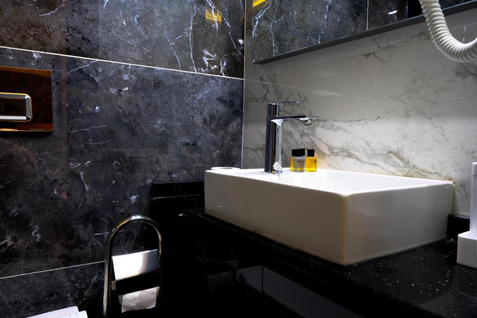 Otel Golden Stone 3*