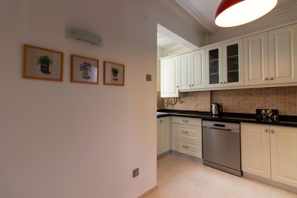 Bright Vibrant 3br Haven Near Sea And Prime Locale Apartment *