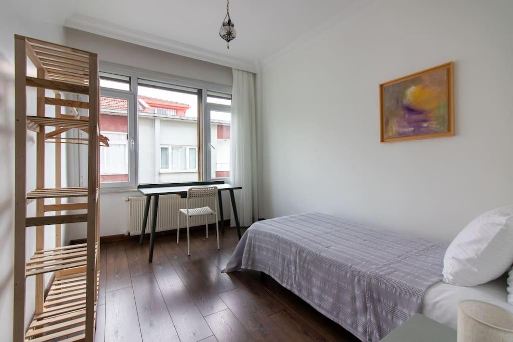 Apartment Bright Vibrant 3br Haven Near Sea And Prime Locale *