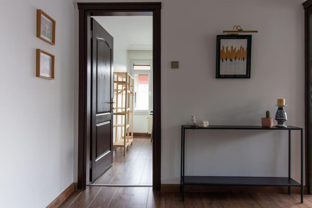 Apartment Bright Vibrant 3br Haven Near Sea And Prime Locale