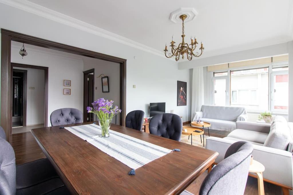 Bright Vibrant 3br Haven Near Sea And Prime Locale Apartment Istanbul